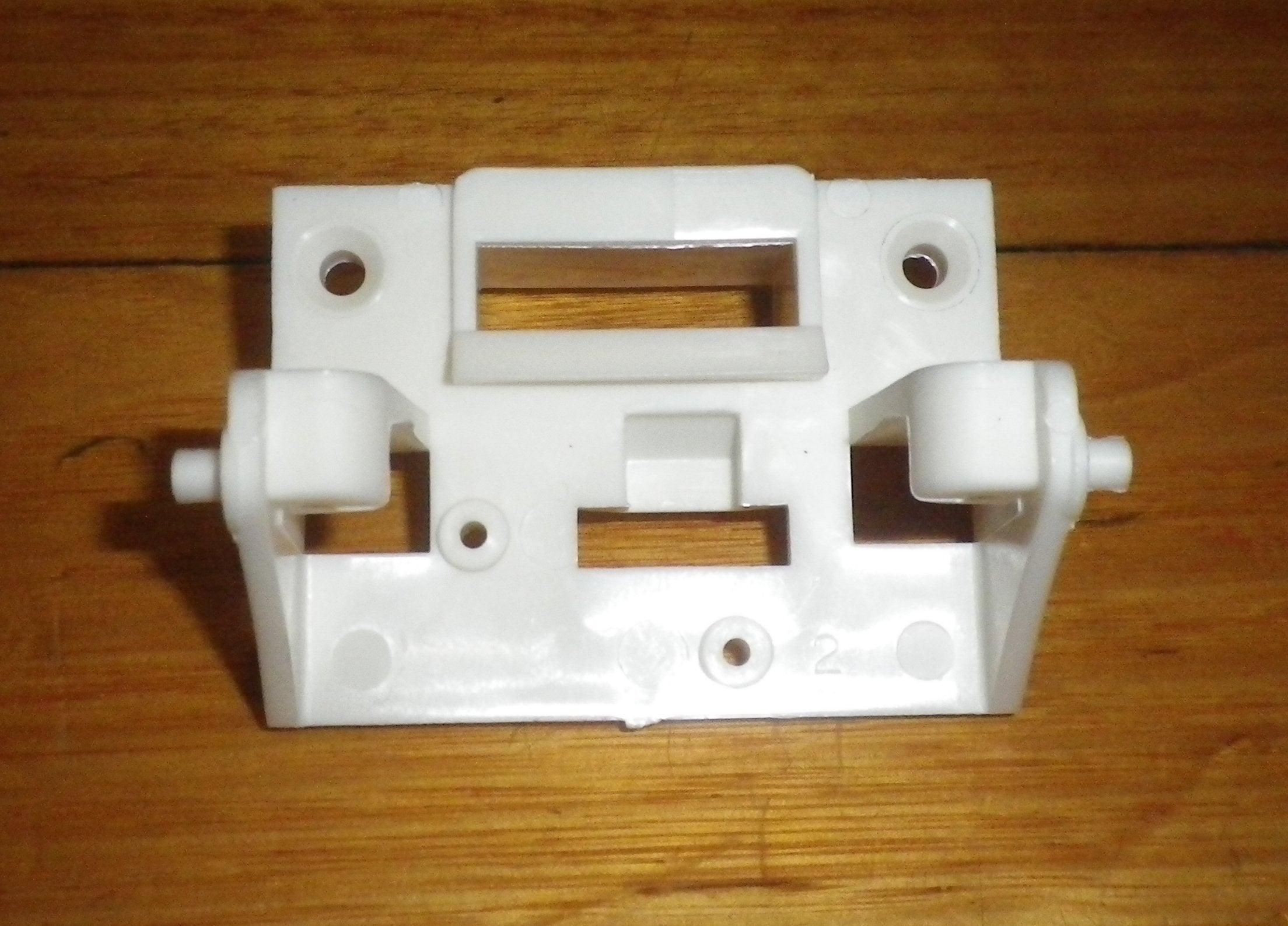 White Plastic Dishwasher Door Handle Bracket - Simpson Contessa Part # 366073