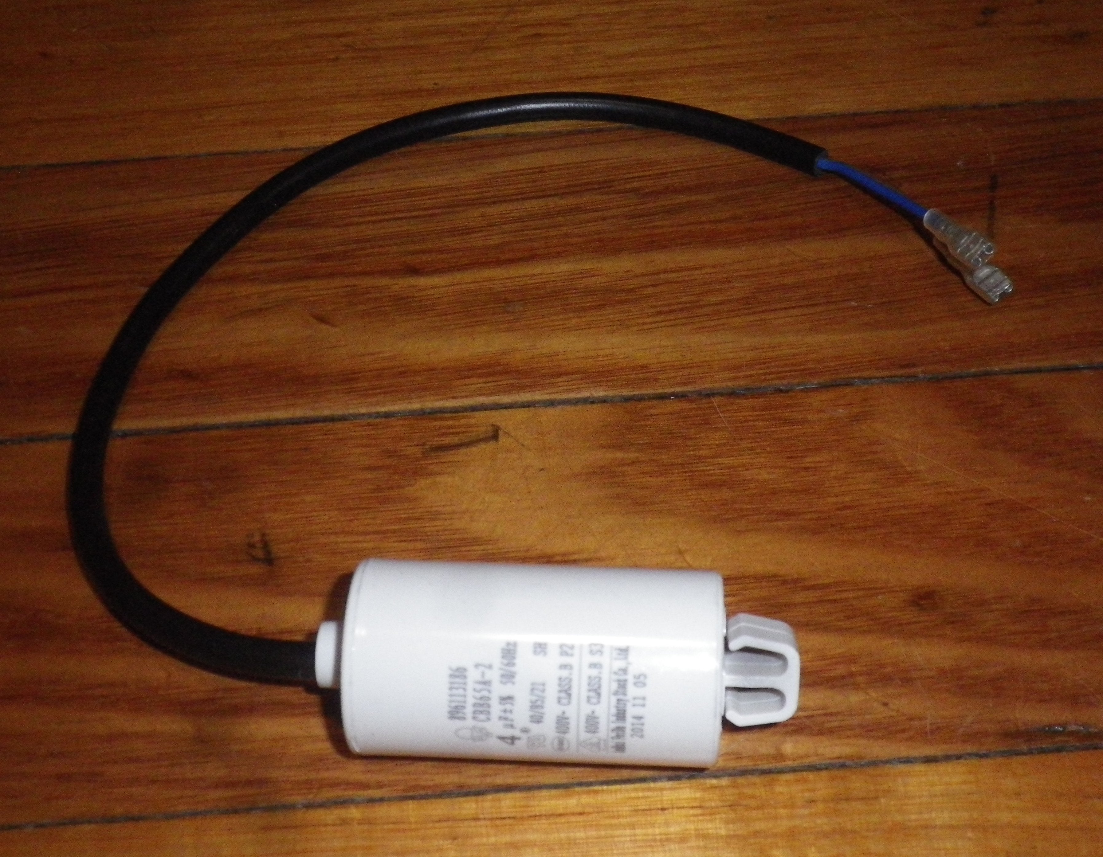 Westinghouse 4uF 400V Motor Run Capacitor with Wires and Clip - Part 811945602