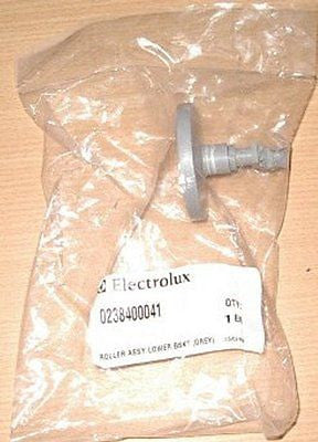 Westinghouse 900 Series Dishwasher Large Lower Basket Wheel - Part 0238400041