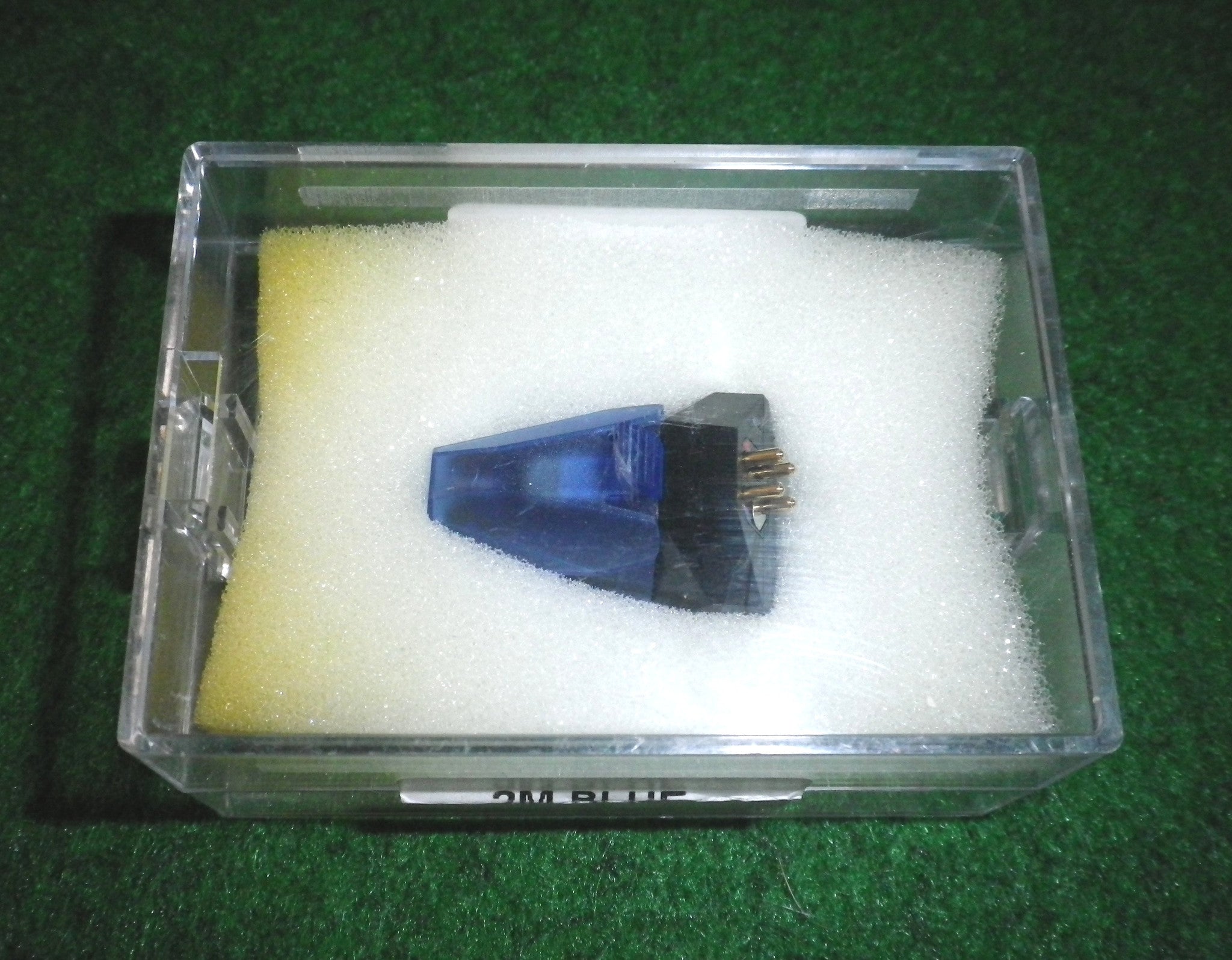 Ortofon High - Performance Magnetic Cartridge Featuring an Elliptical Stylus - Model Part # 2M - BLUE