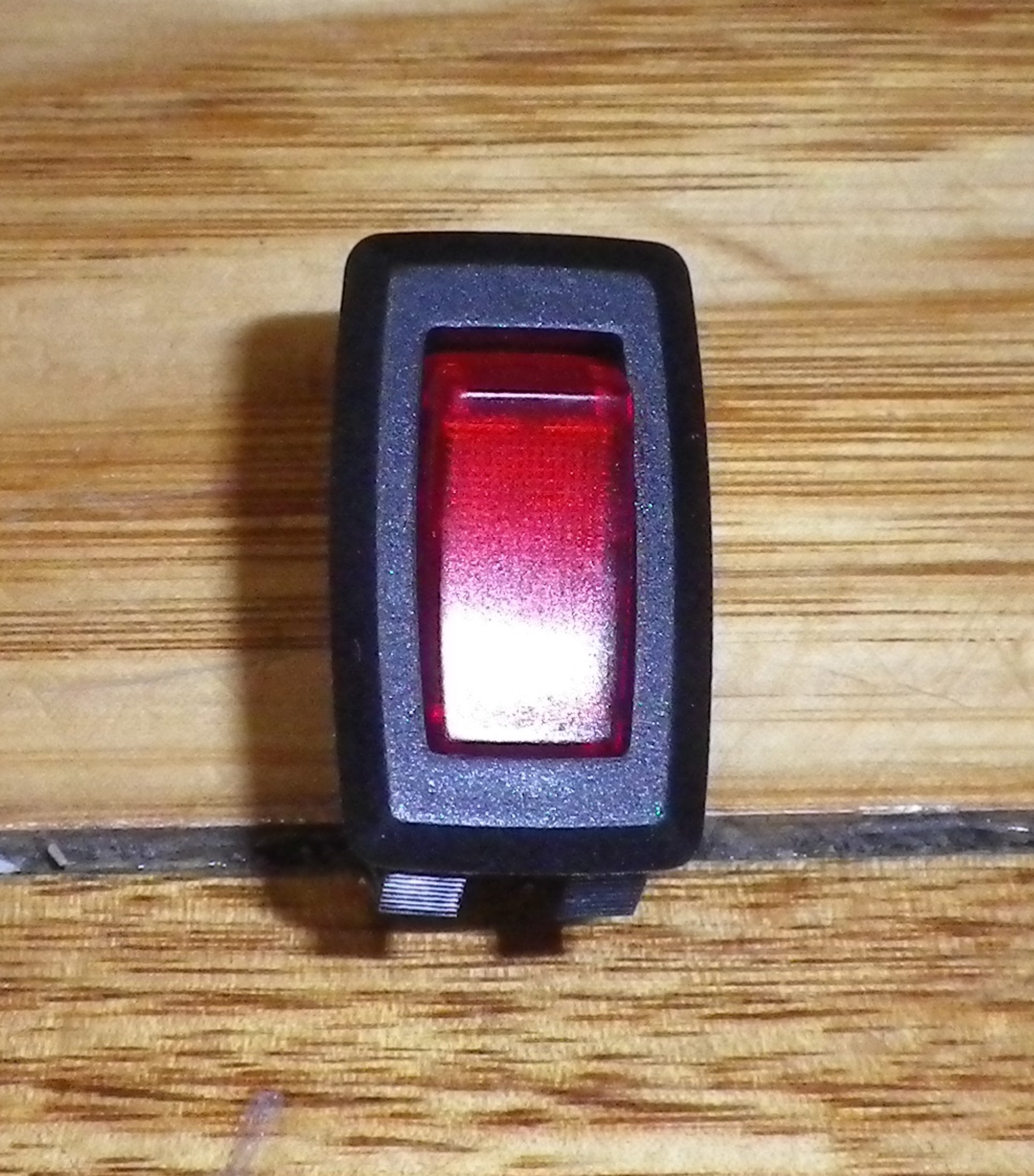 Illuminated Single Pole Double Throw (SPDT) Rocker Switch - Product Part Number SW3228
