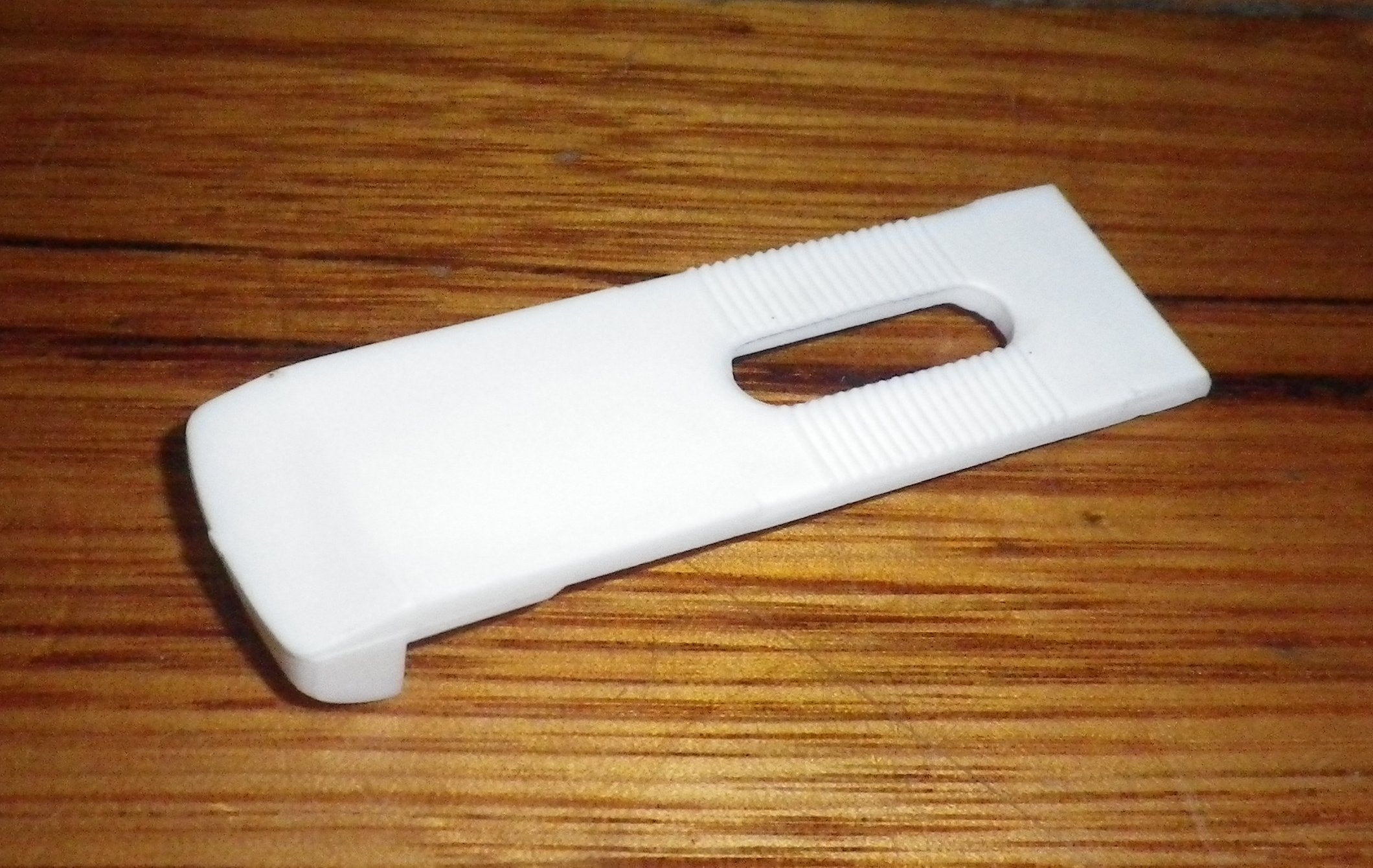Vulcan Dishlex Mark 7/8 Plastic Dishwasher Door Latch Tongue - Part # 7021974, DWV038G