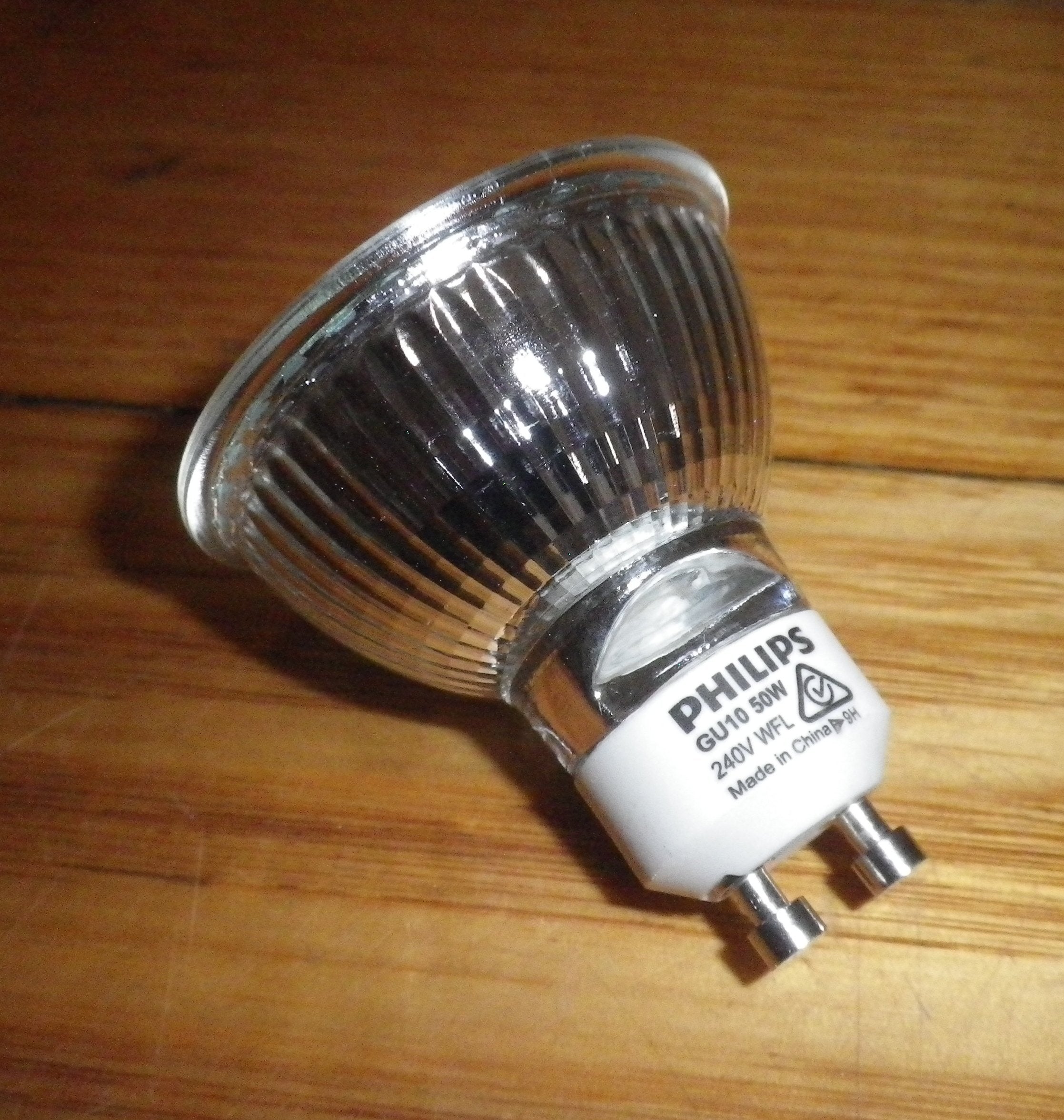 Philips 50-Watt 240-Volt GU10 PAR16 Dichroic Halogen Light Bulb Pack of 4 - Part Number 993786