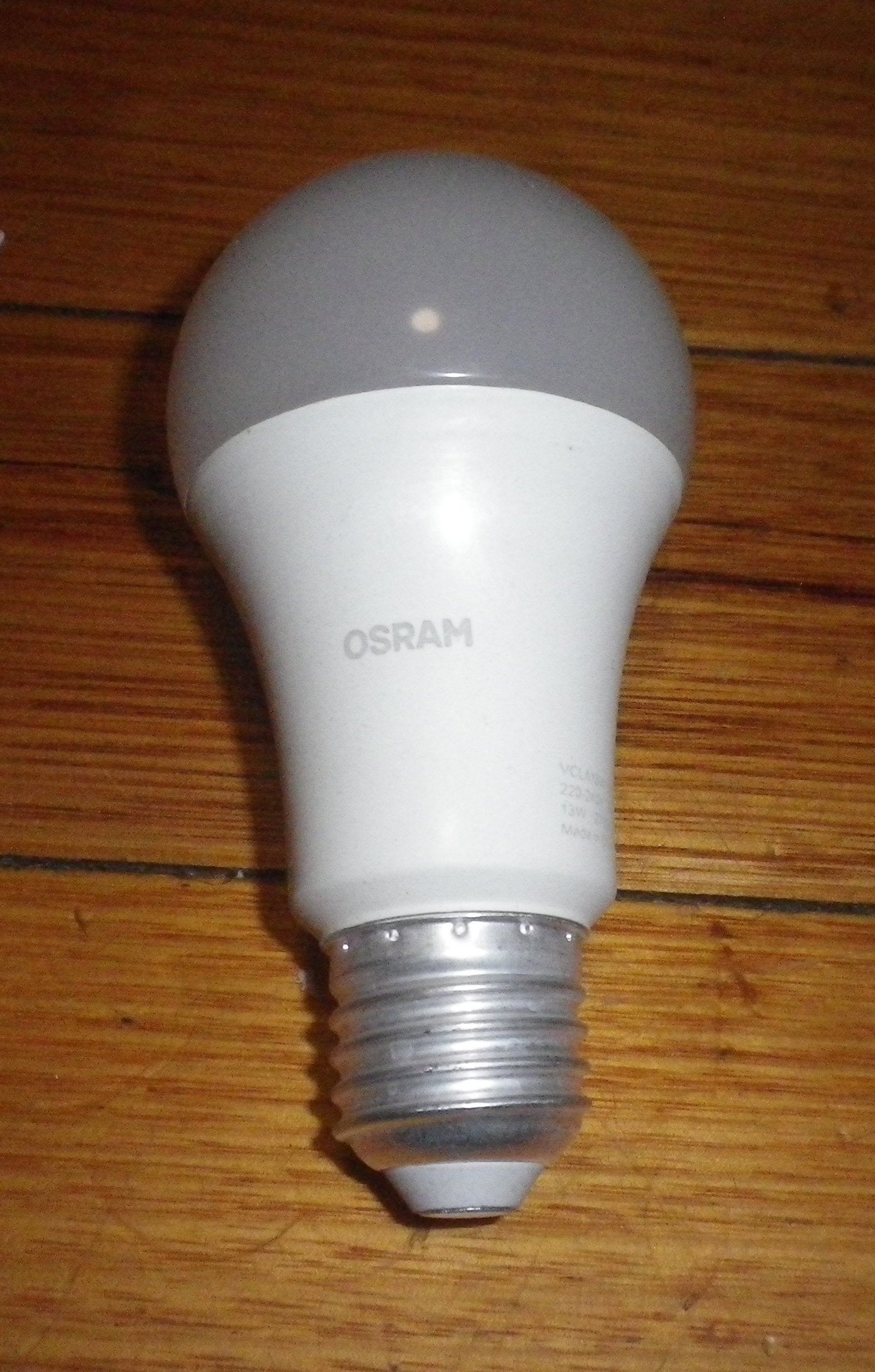 Osram 13Watt ES E27 LED Classic Globe with 1521-lumens Warm White - Part # 412651