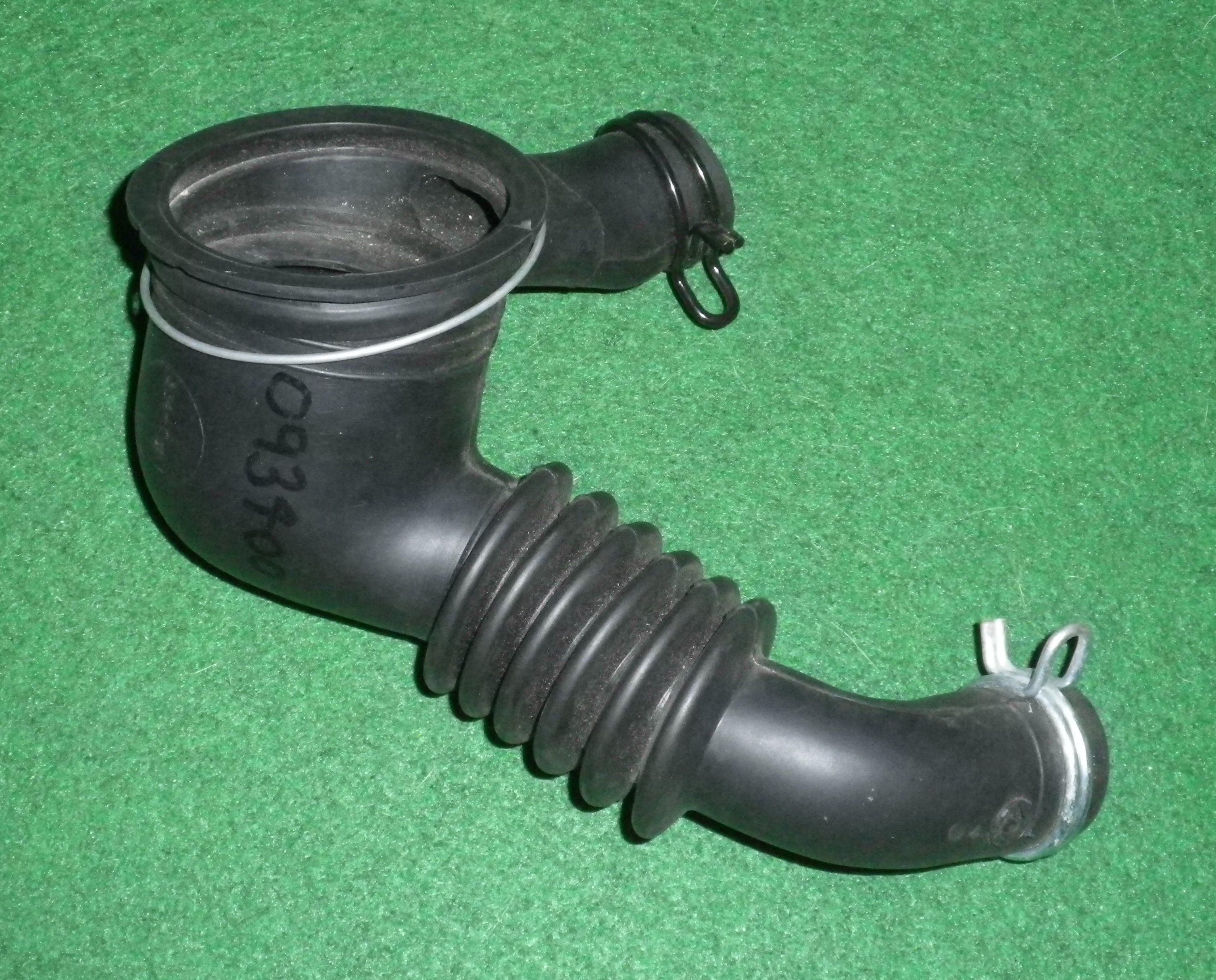 Pre-owned Bosch WFB1605 Drain Sump Bellows Hose - Part # 093400SH