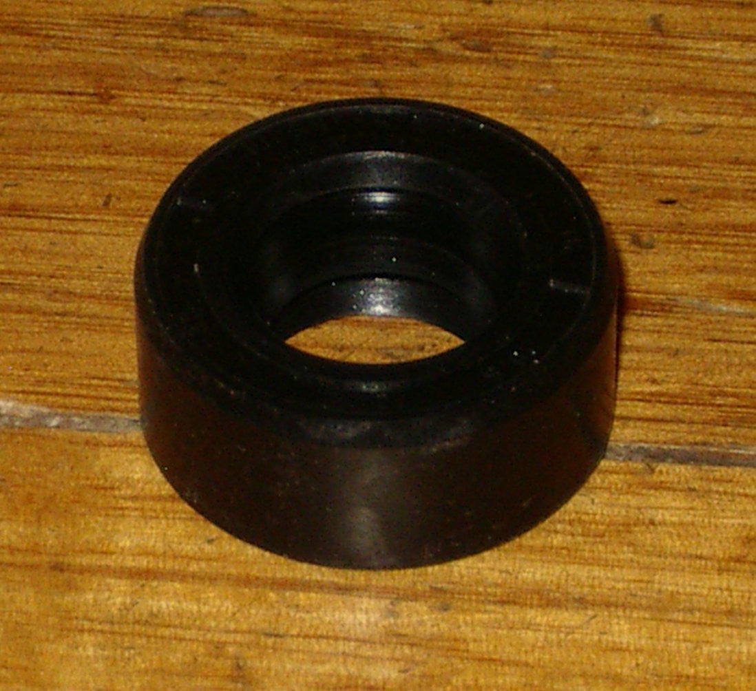 Hoover 930 Large Auto Gearbox Short Agitator Shaft Triple Lip Seal - Part H089