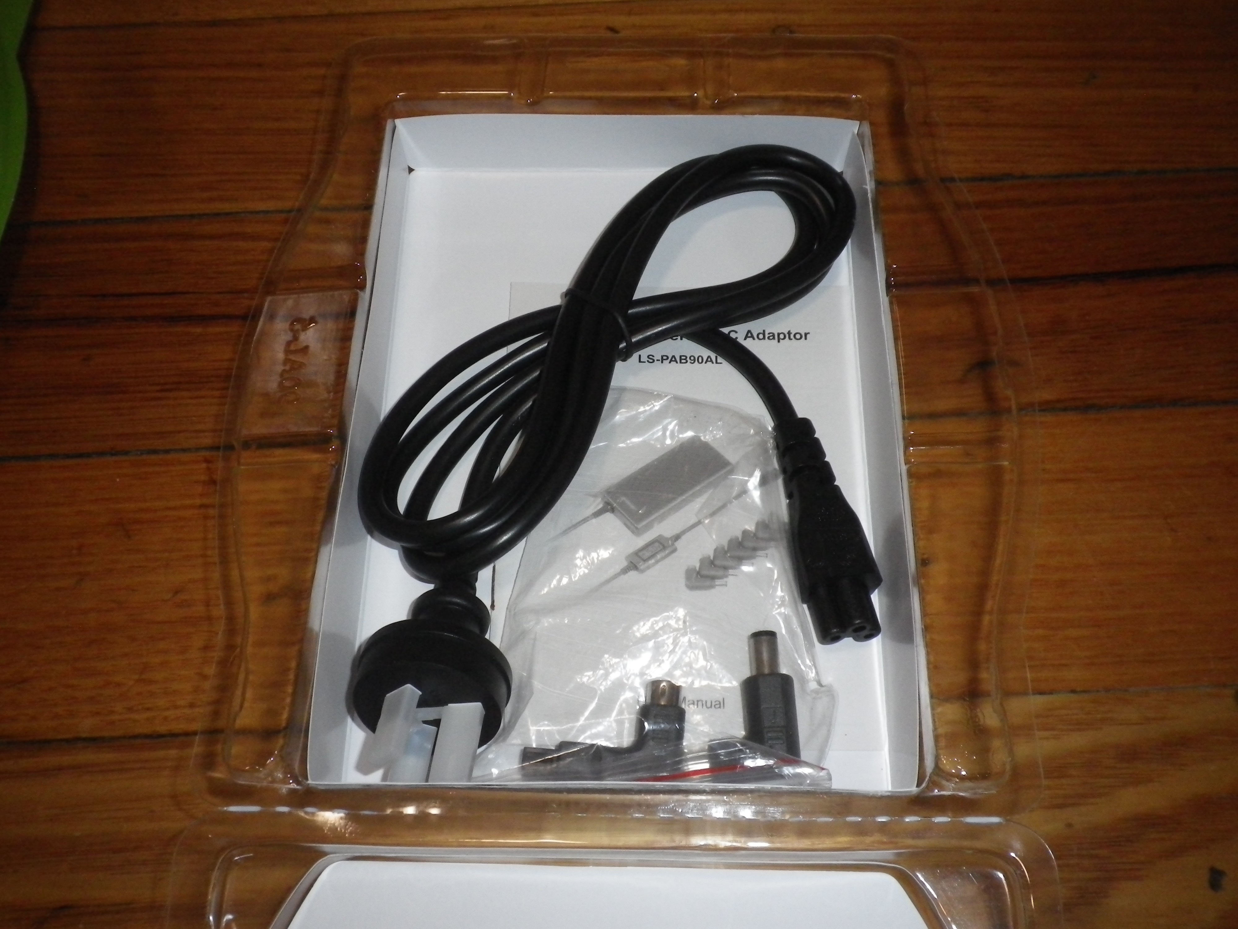 Highly Intelligent Universal 90-Watt Switch-Mode AC Adapter for Laptop Computers - Part # PAB90AL