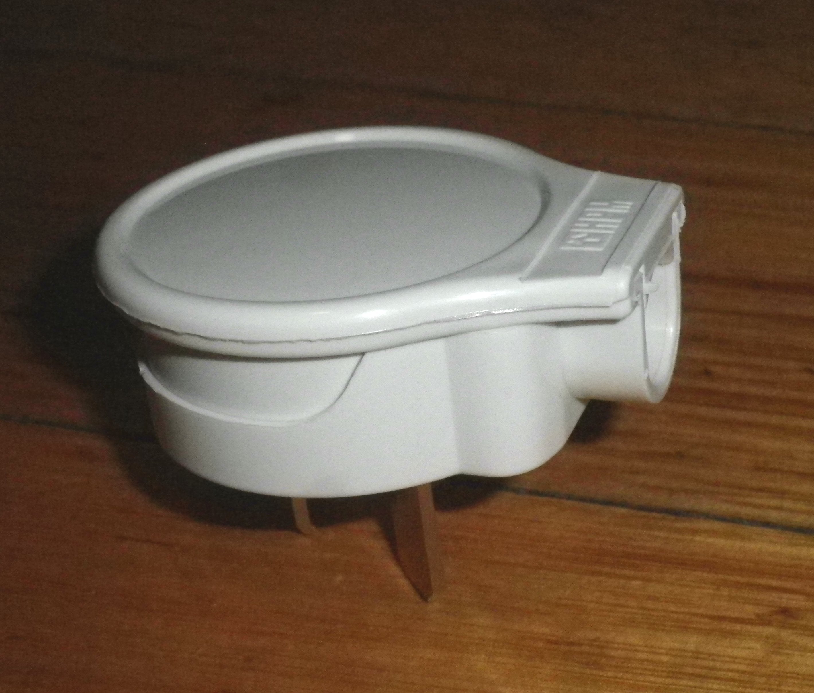 HPM 20Amp 240V White 3 - pin Side - Entry Mains Plug Top (Part # 106 - 4WE, 106/4WE)