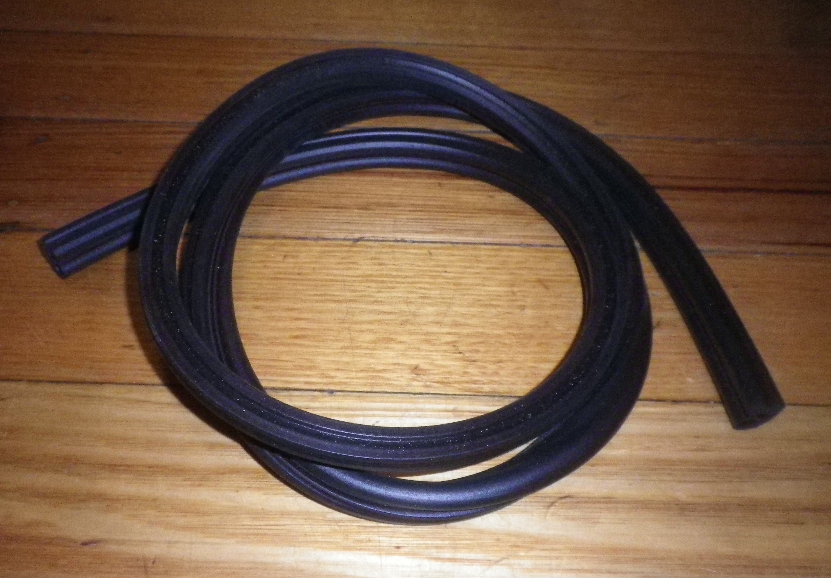 Compatible Upper Door Seal for Vulcan Dishlex 100S, 250SD, 500E, 640HD Dishwashers - Part Number DWV500