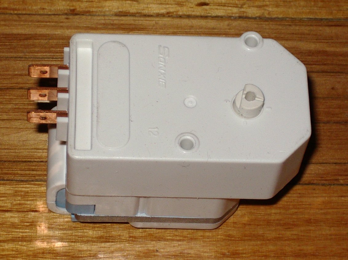 Sharp Refrigerator Defrost Timer with 8 Hours On and 12 Minutes Off Cycle - Part Number TMDE503FC