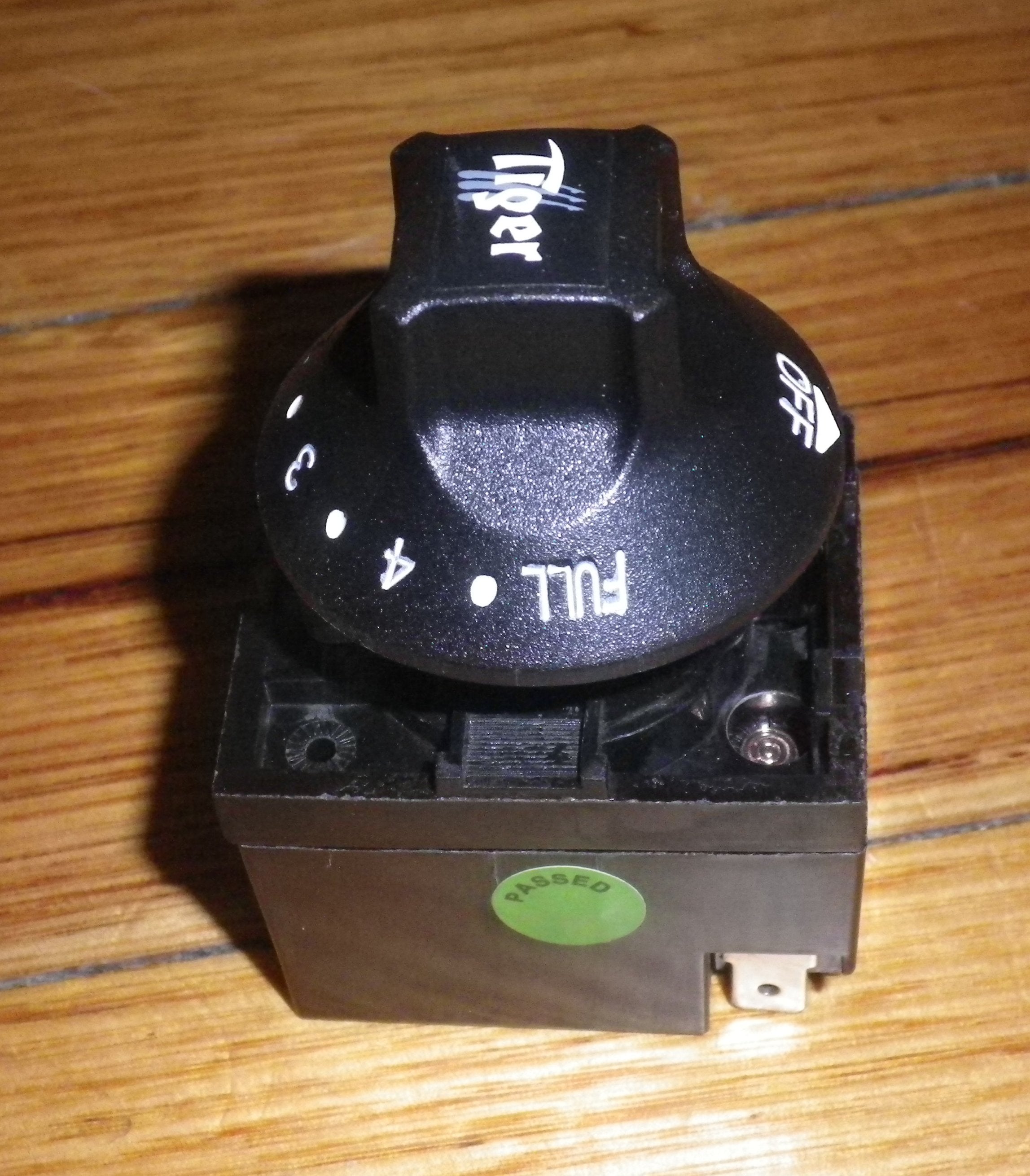 Wenham 13Amp Commercial Simmerstat Control - TYJ6303, TYJ7303 Included