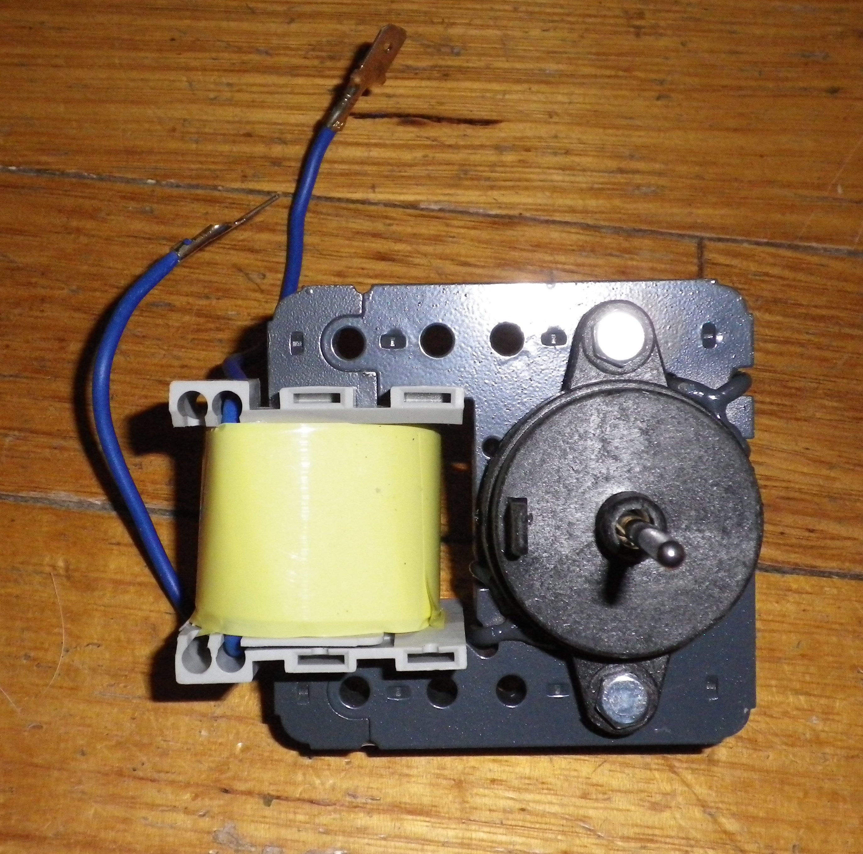 Universal Reversible Evaporator Fan Motor for Frost-Free Refrigerators - Part Number RF039-1