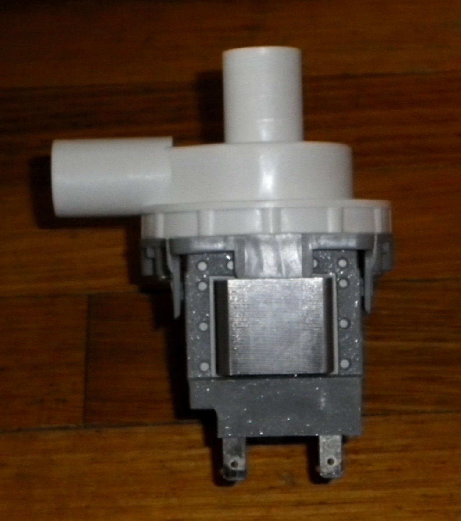 24mm Inlet & Outlet Universal Magnetic Drain Pump - Part # UNI273
