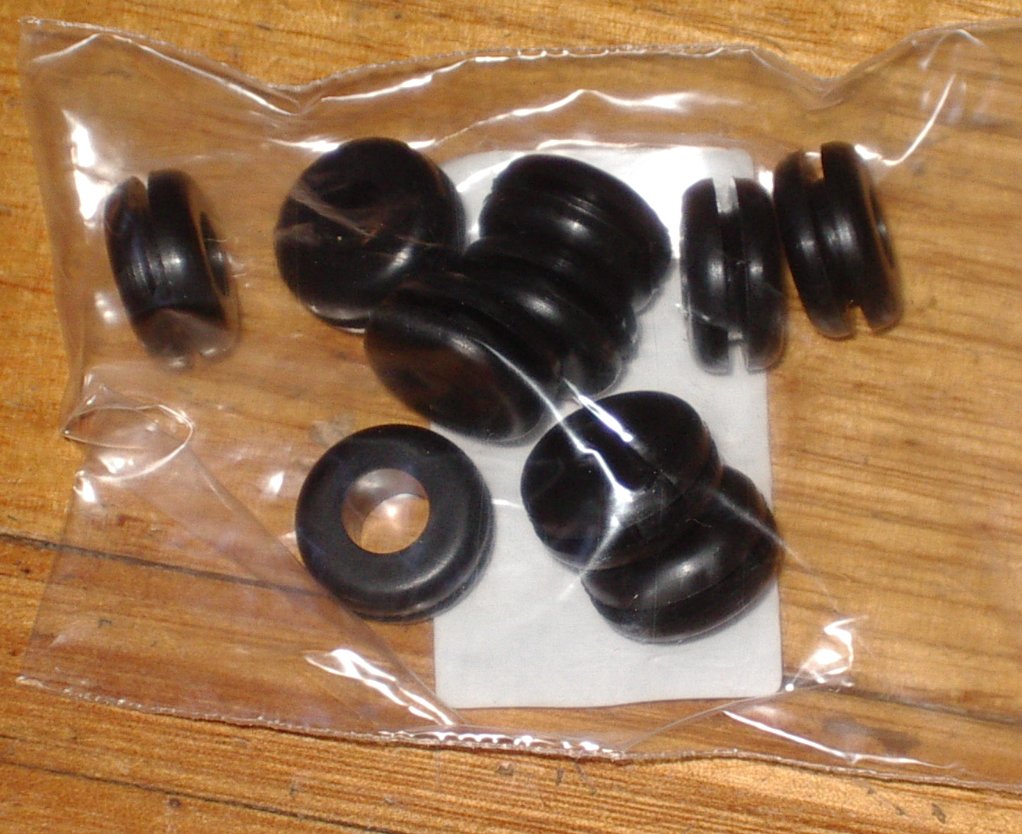 10-Piece Pack of Rubber Grommets with a 6.3mm Through Hole Suitable for 9.5mm Panel Holes, Part # GM3-10