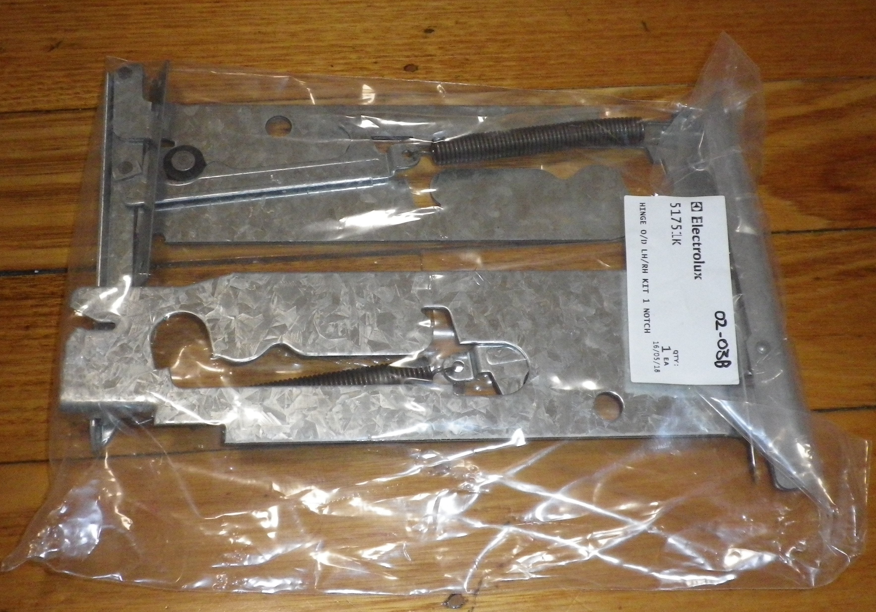 Chef Slimline Left & Right Hand Oven Door Hinge Set - Genuine Part #51751K