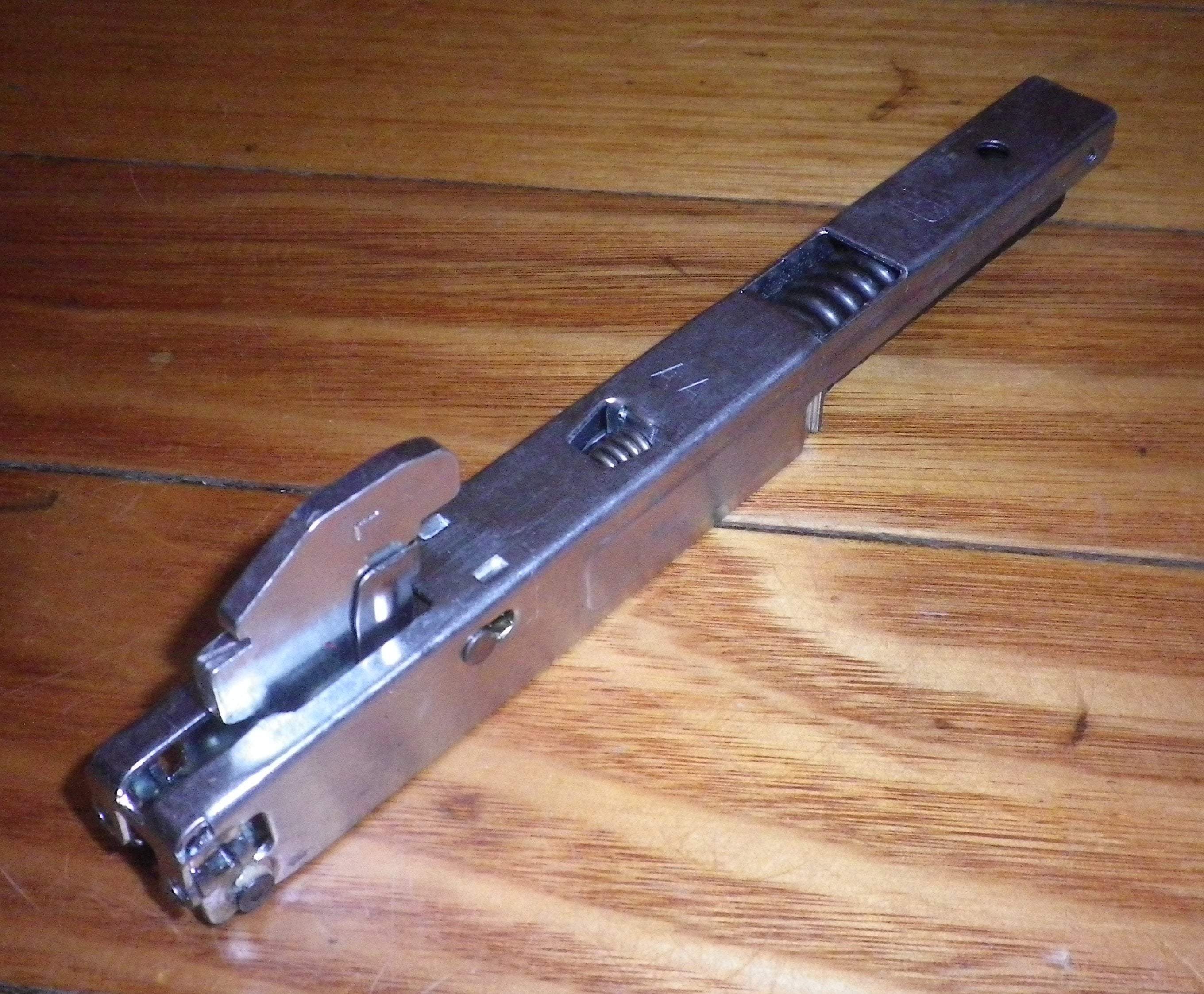 Fisher & Paykel OB60SL7DEX1 Genuine Oven Door Hinge - Part No. FP550248