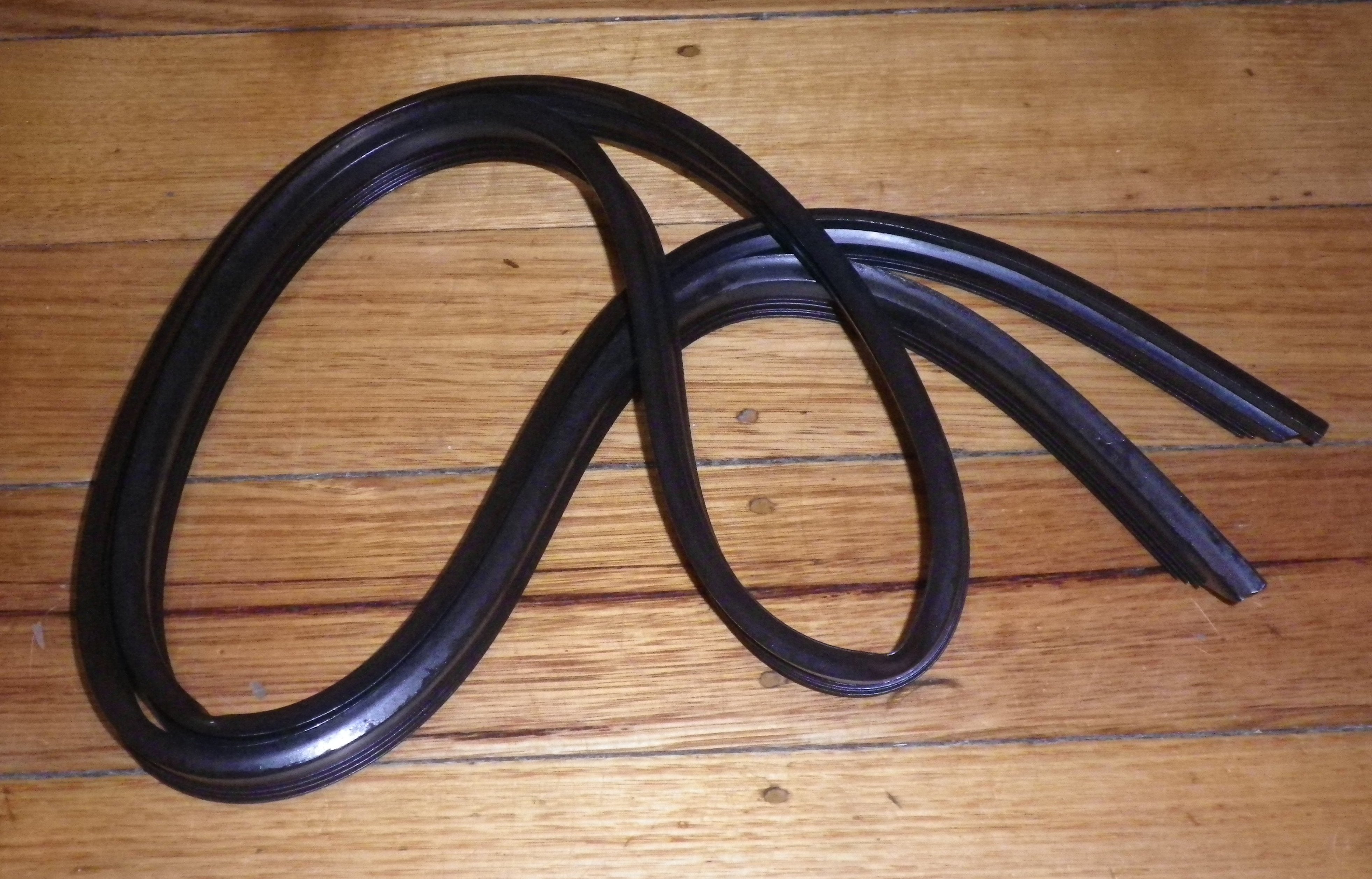 Fisher & Paykel DW60DOX Genuine Upper Door Seal - Part # FP790928