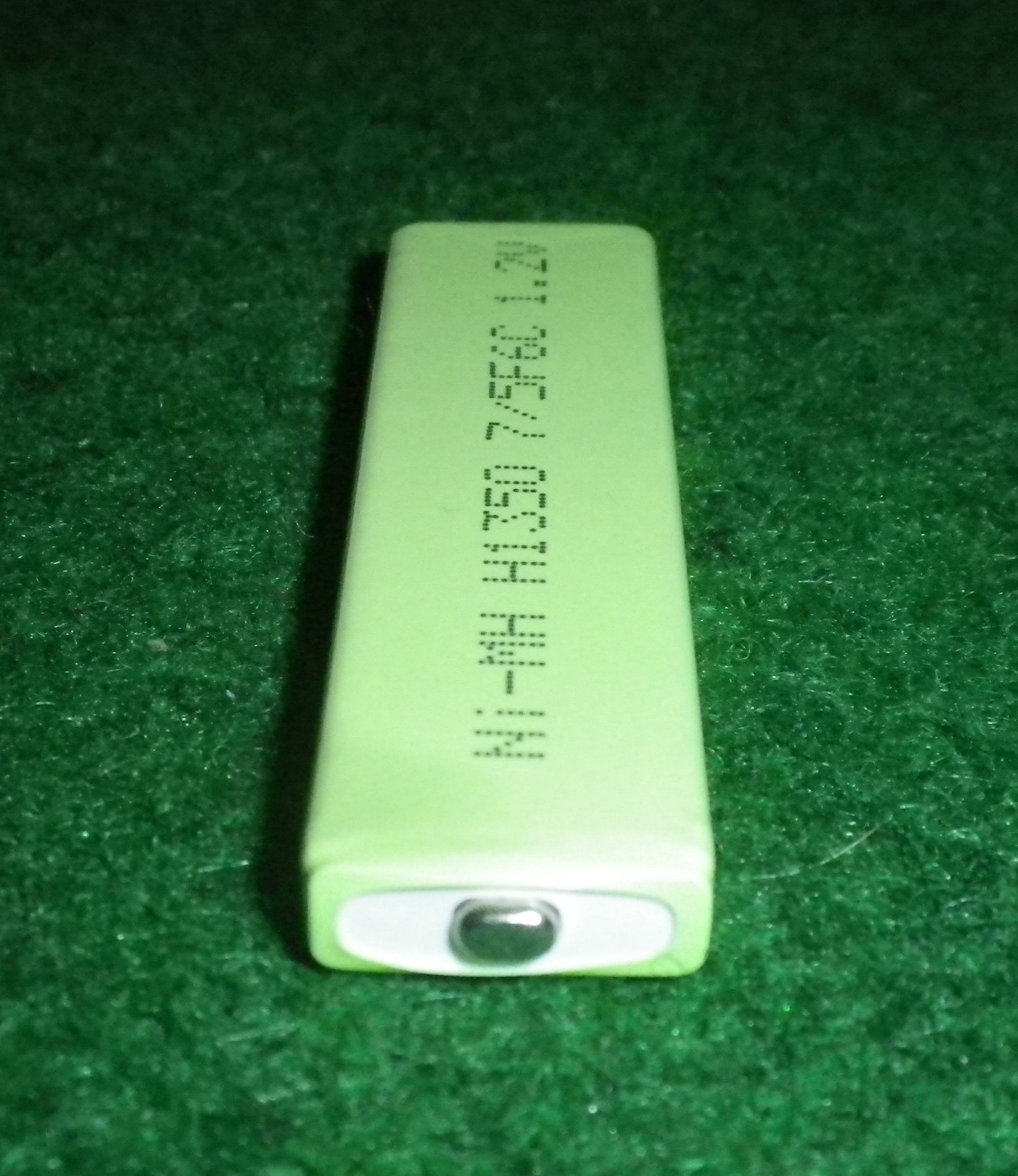 Prismatic Brand NiMH Rechargeable Battery with 1350mAh Capacity - Part Number RB600