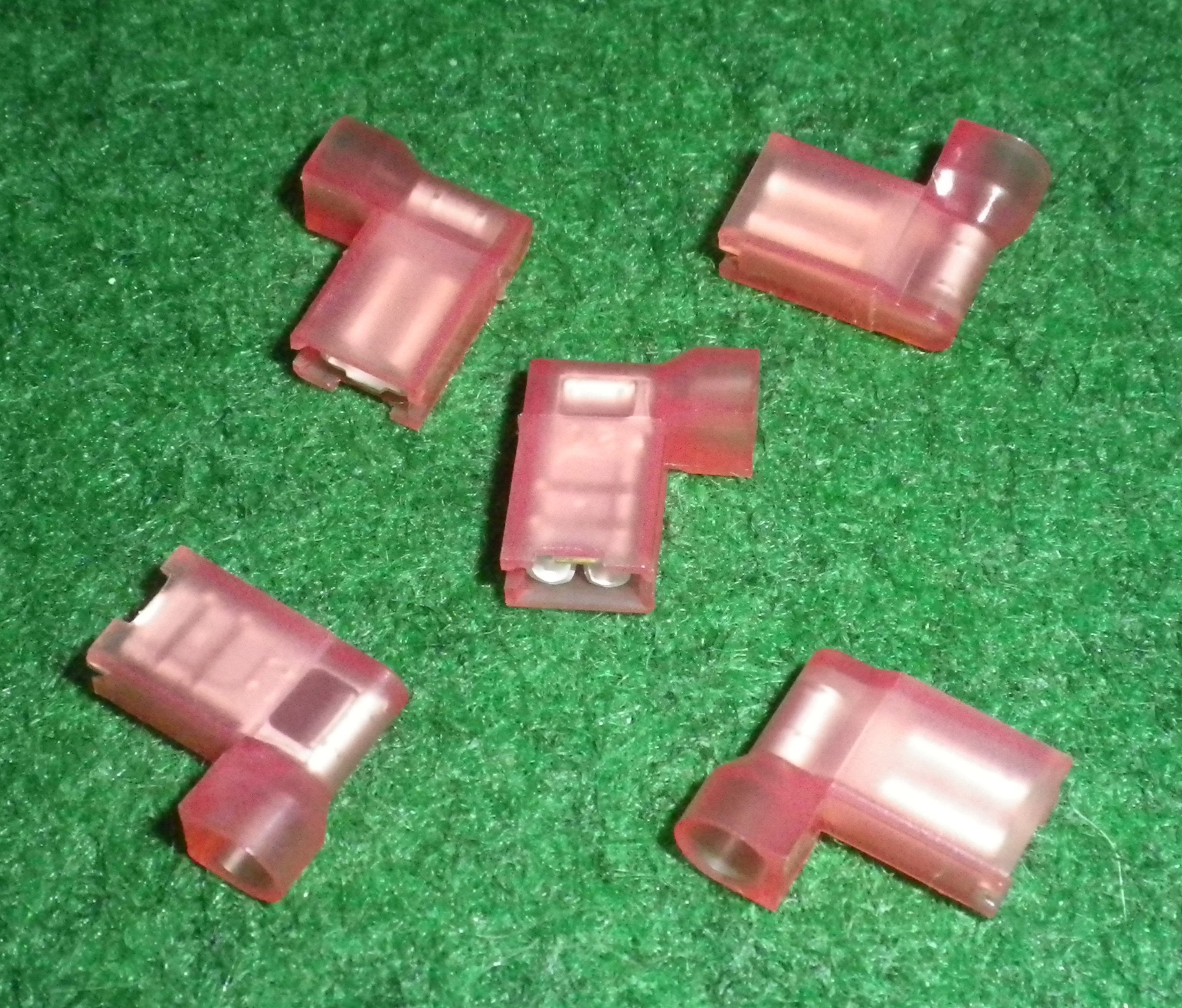Red Color Fully Insulated 600-Volt Rated Female Flag 4.8mm Spade Crimp Terminals, Pack of 100 Pieces, Ideal for Electrical Wiring Applications