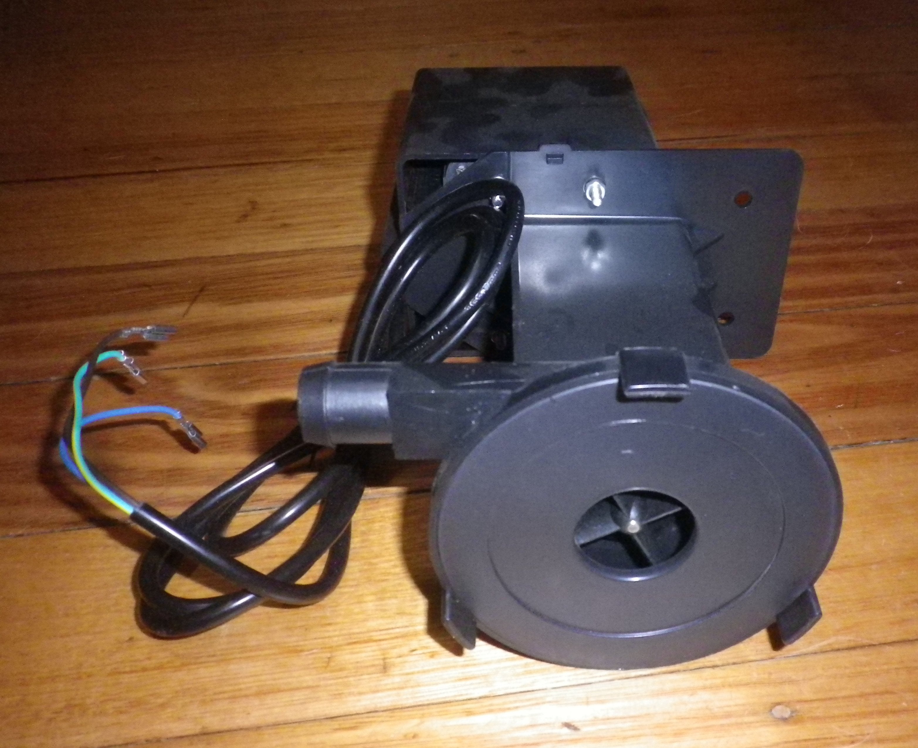Universal Evaporative Cooler Water Circulation Pump with 30 Litres per Minute Capacity - Part # AC116