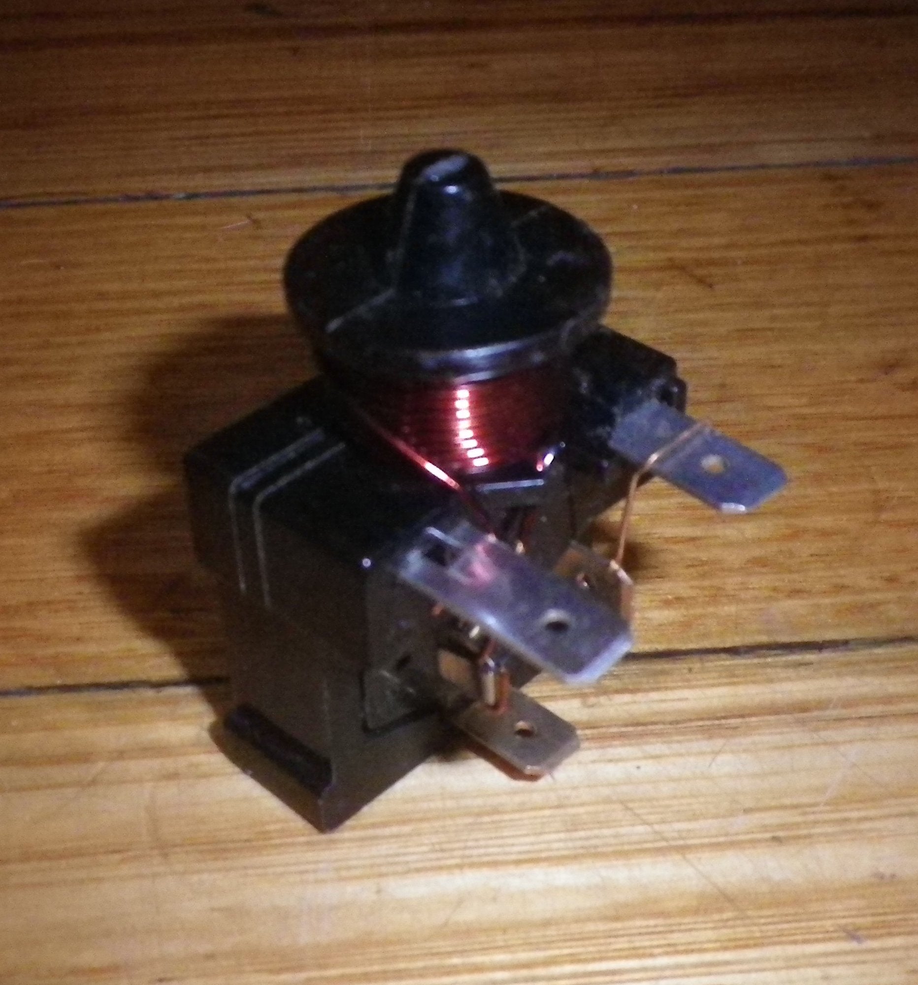 1/4HP 220VAC Compatible Start Relay for Danfoss Fridge Compressors - Part # RF924
