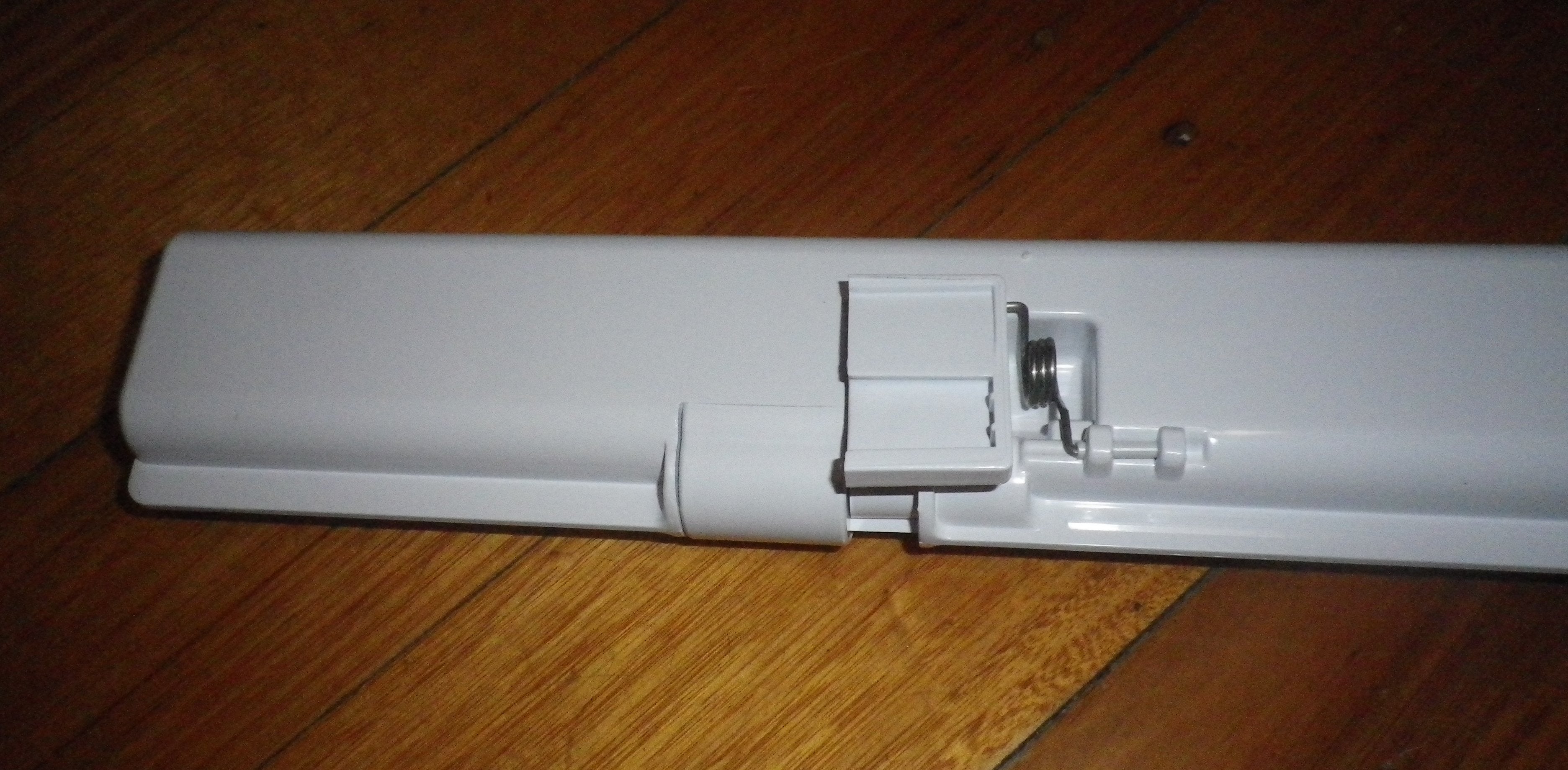 Samsung SRF752DSS French Door Fridge Centre Closing Bar - Part # DA97 - 07244F