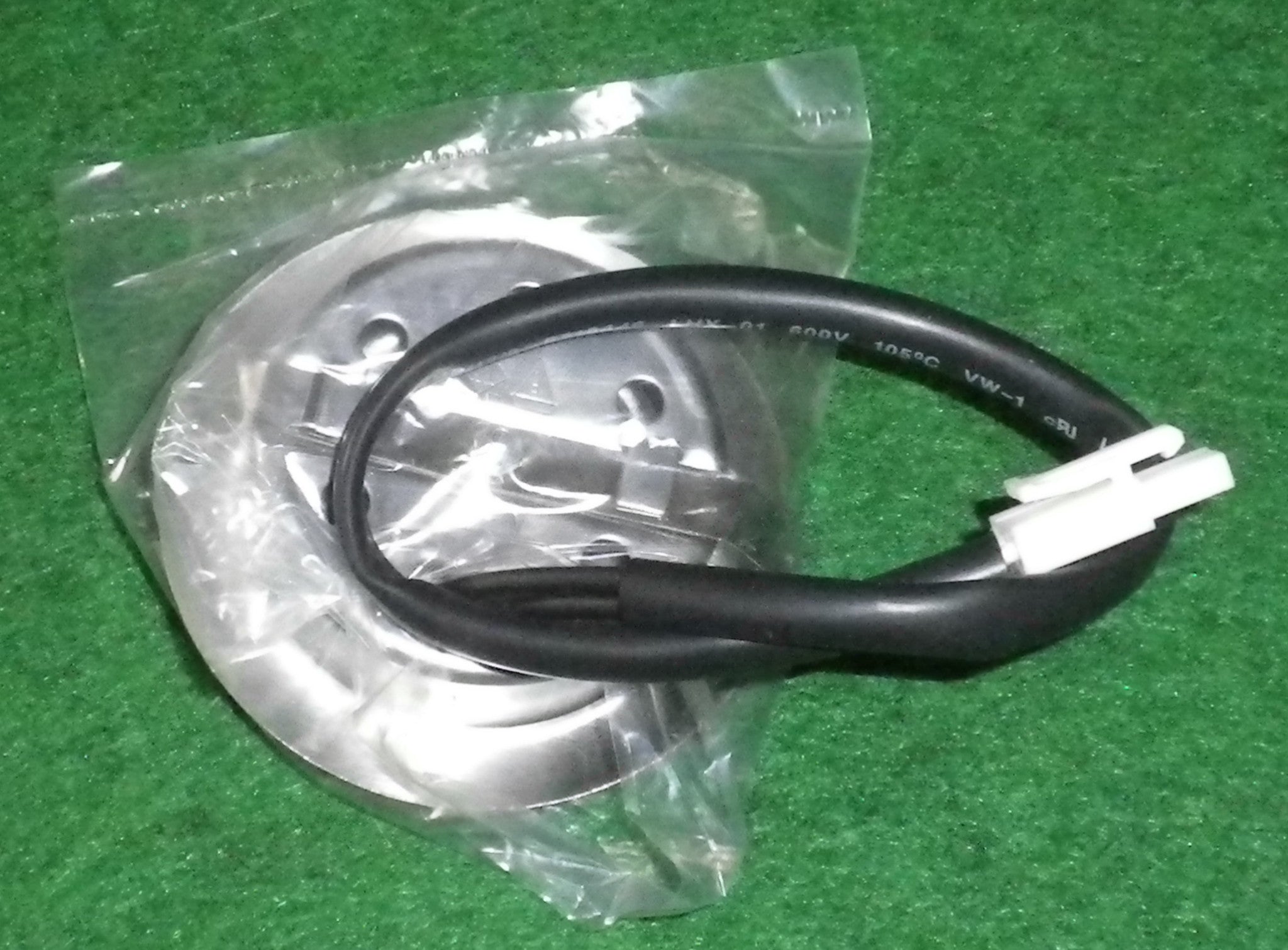 Robinhood RWC3C, RWE3C, RWH3C Rangehood Halogen Lamp Assembly - Part 115205