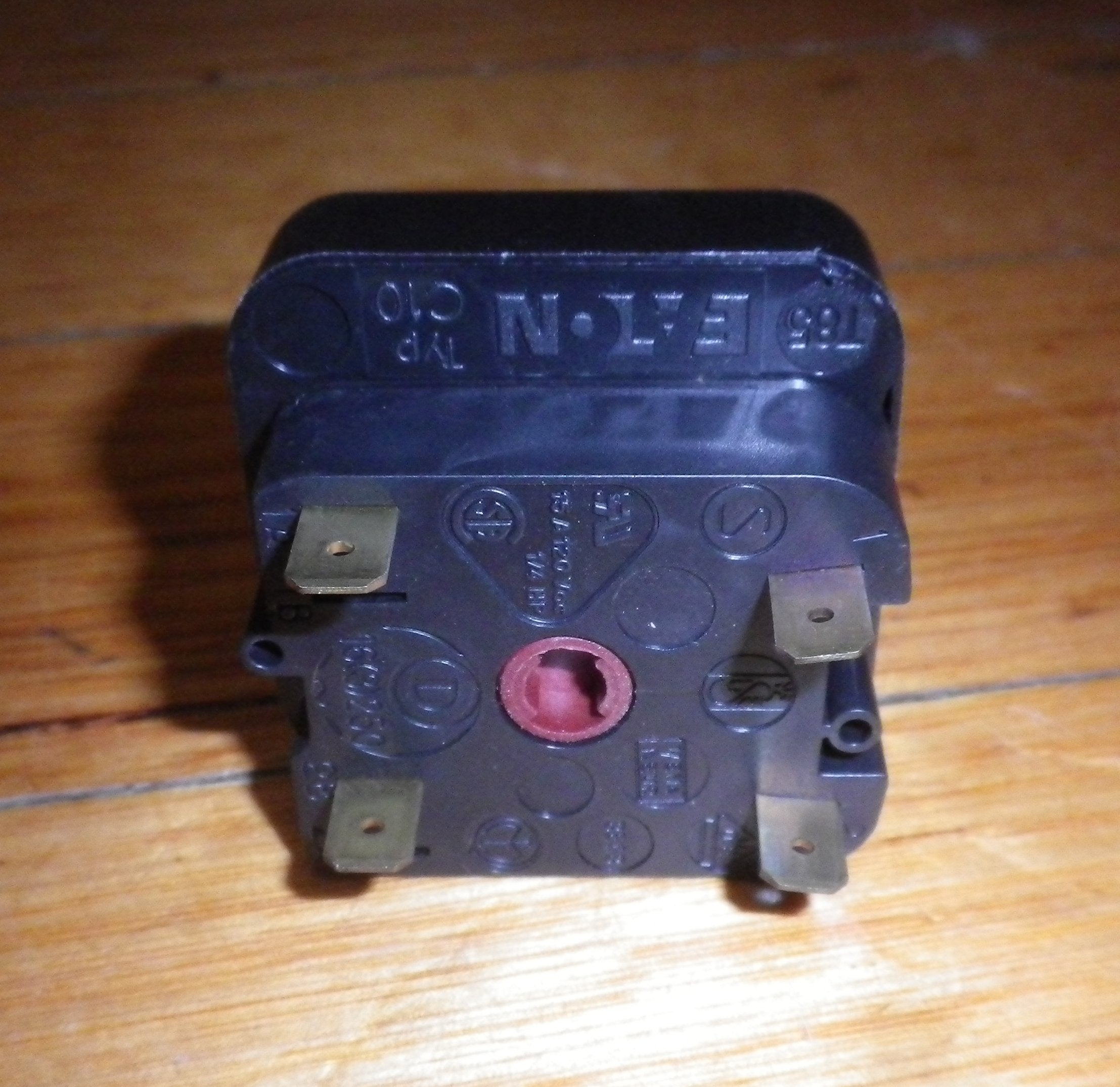 Universal 120-Minute 6mm Shaft Clockwork Timer with Normally Open and Normally Closed Contacts - Part Number SET2462