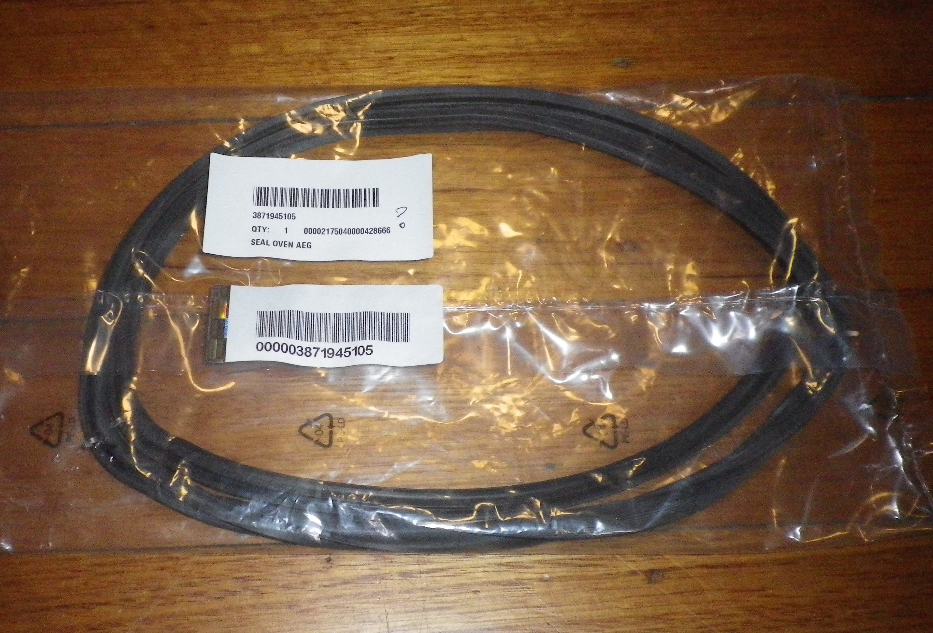 AEG Single - Piece Oven Door Seal Featuring 4 Hooks - Replacement Part No. 3871945105
