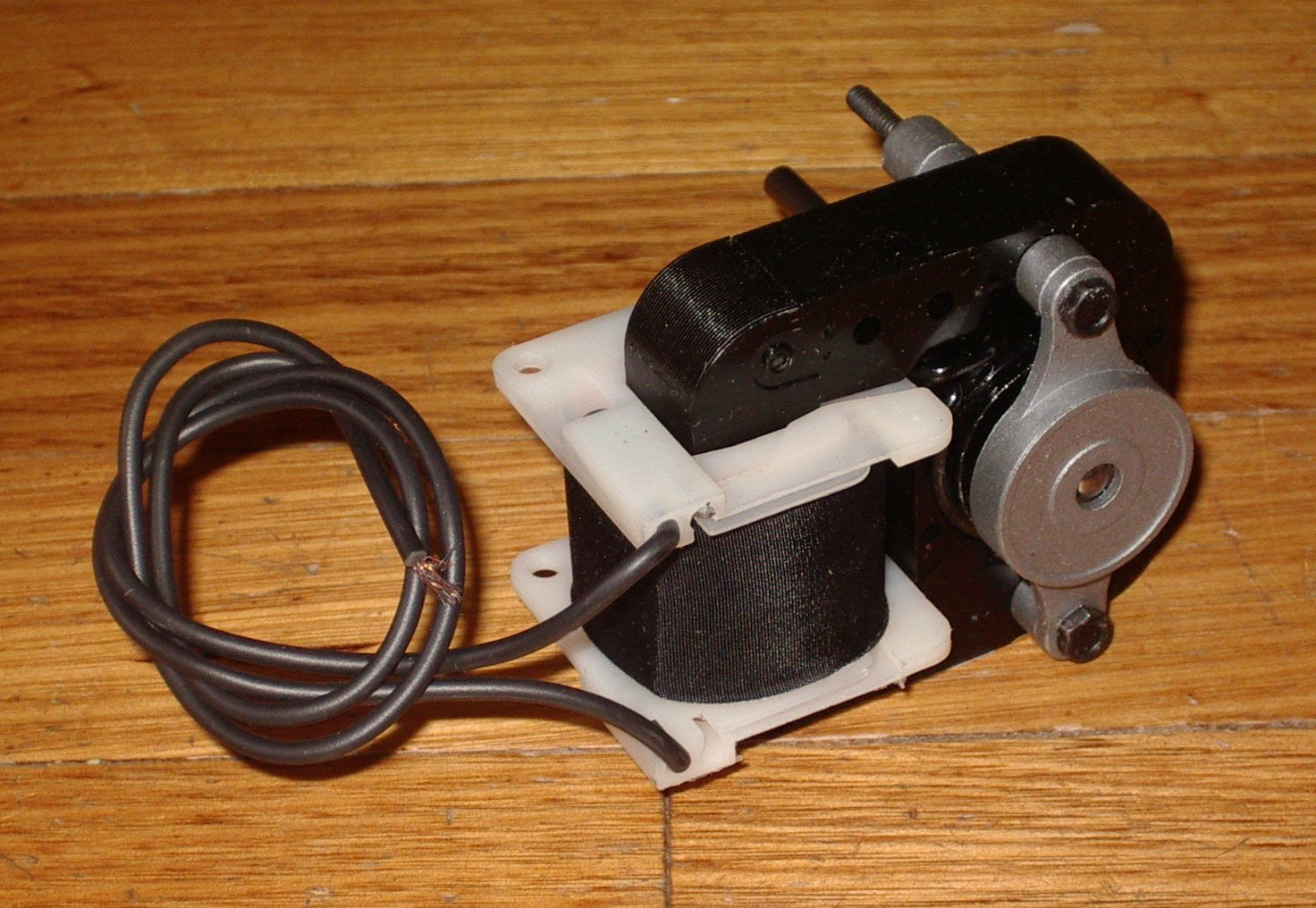 Universal Fan Motor and Fan Blade Kit for Fridges and Freezers - Part # RFSM-672, Ideal for Refrigeration Applications