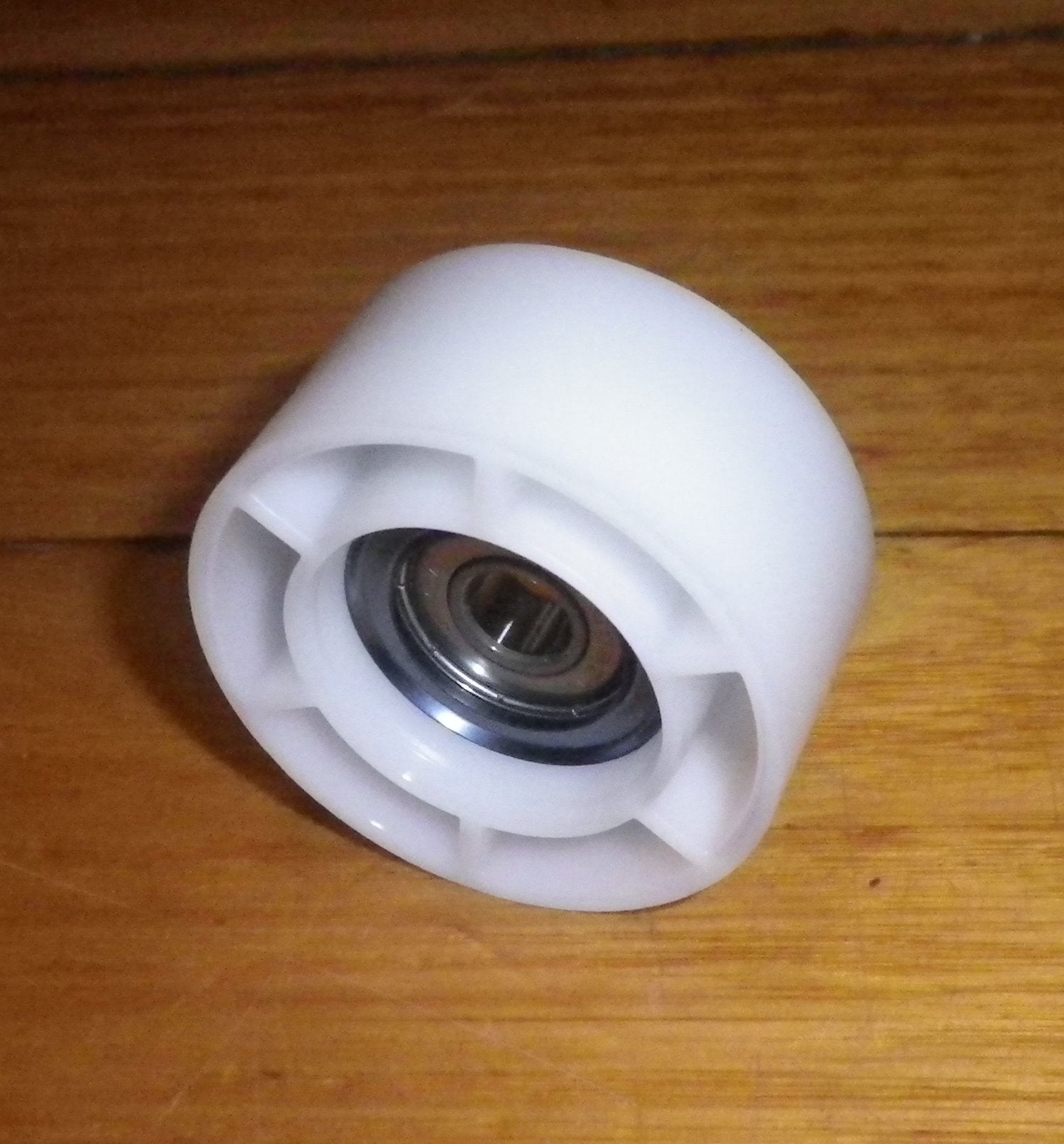 Bosch and Siemens Condenser Dryer Belt Tensioning Idler Pulley - Part Numbers 632045 and 00632045