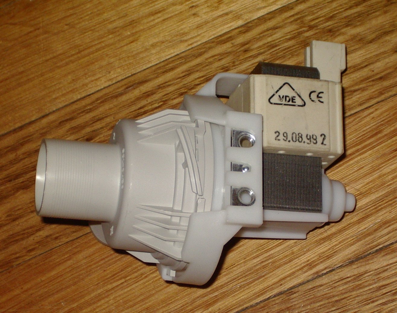 Universal Hanning 220 - 230VAC 50Hz Magnetic Pump Motor with Plug - Part SP083A