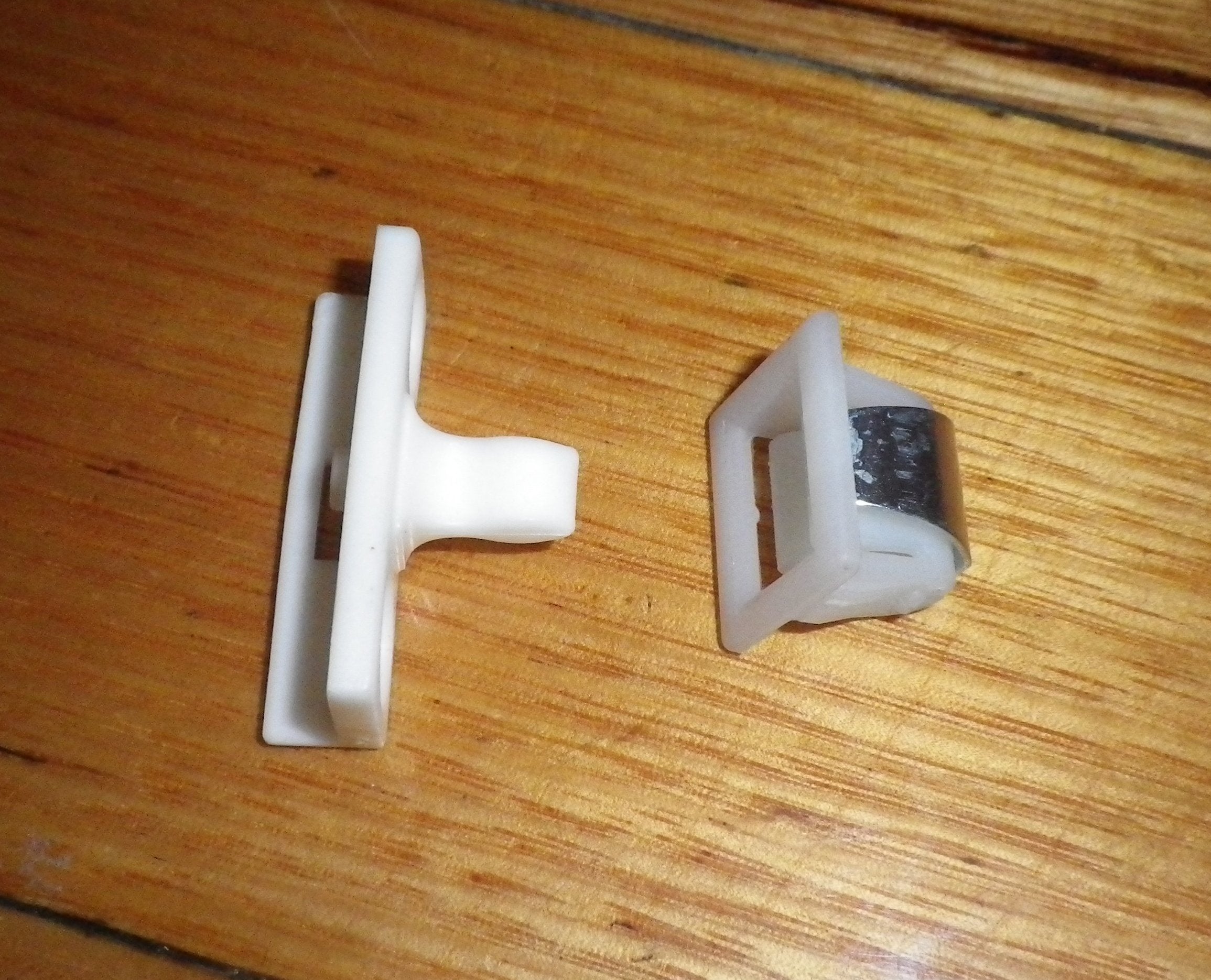 Bosch WTA3003 Clothes Dryer Male and Female Door Catch Assembly Kit - Part Number 183766