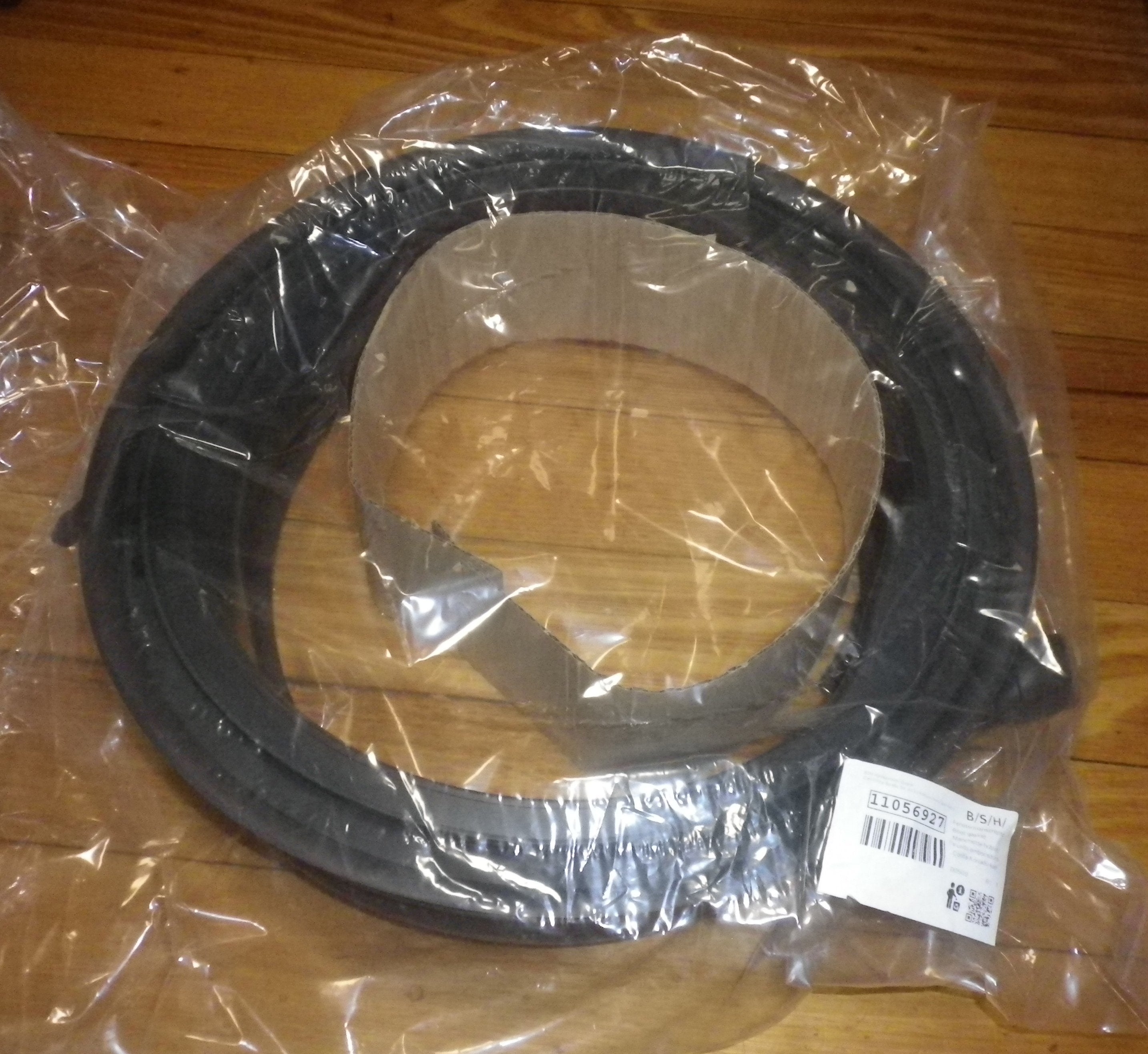 Bosch Front Loader Standard Door Gasket with Tube - Genuine Part #11056927