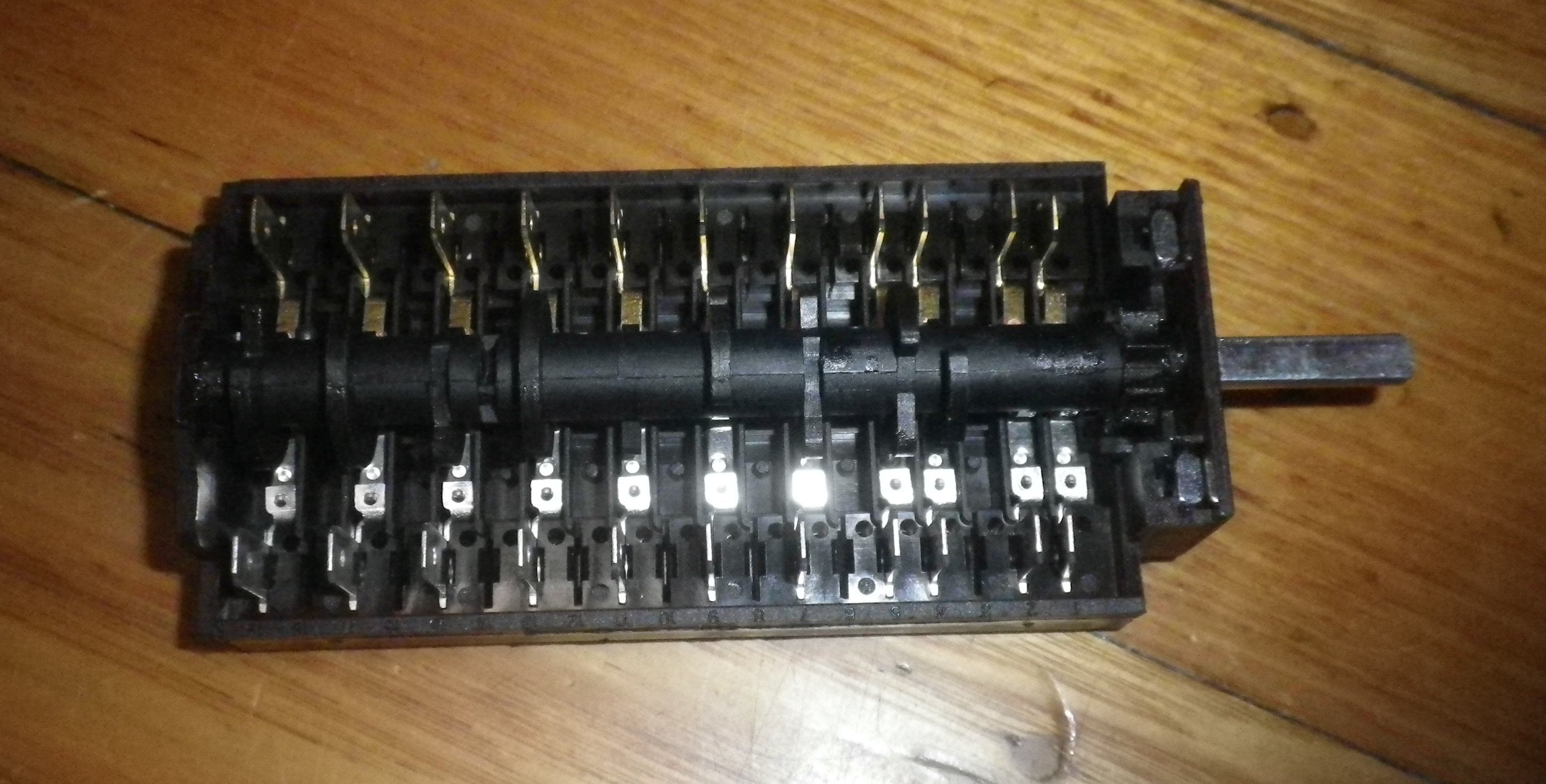 Technika TU950T Series Oven Function Selector Switch with 9 Positions - Part Number SE988