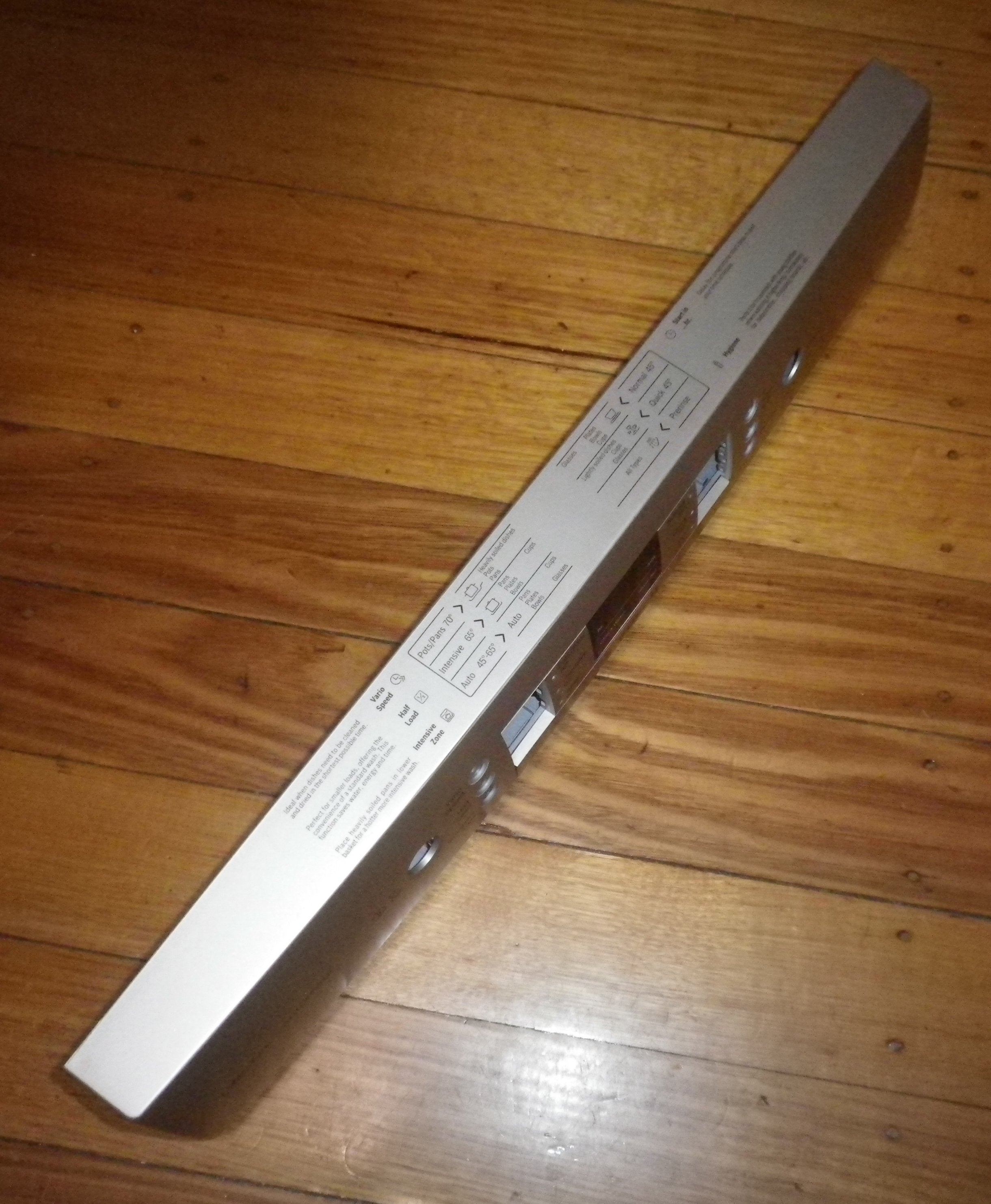 Bosch SMS63M08AU Dishwasher Front Panel Escutcheon - Part 673546