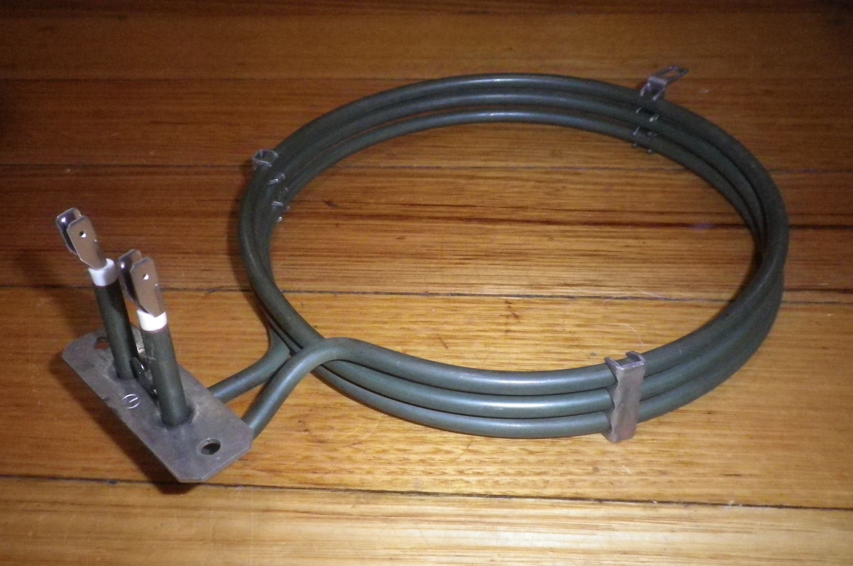 2300Watt 3 Loop Long Neck Fan Forced Oven Element by Technika - Part SE900