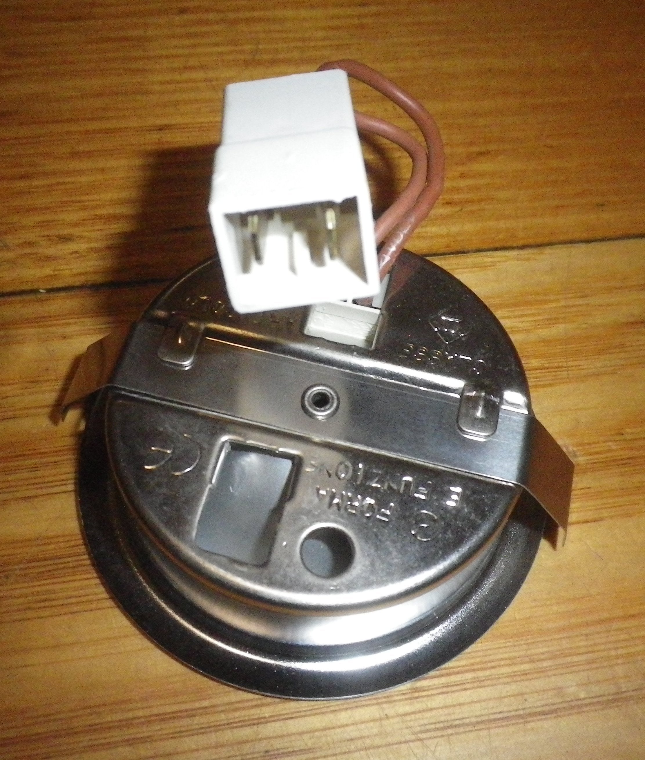 Whirlpool 10-Watt 12-Volt Halogen Light Assembly for Rangehoods - Part # SE372 (Similar to ZIK7)