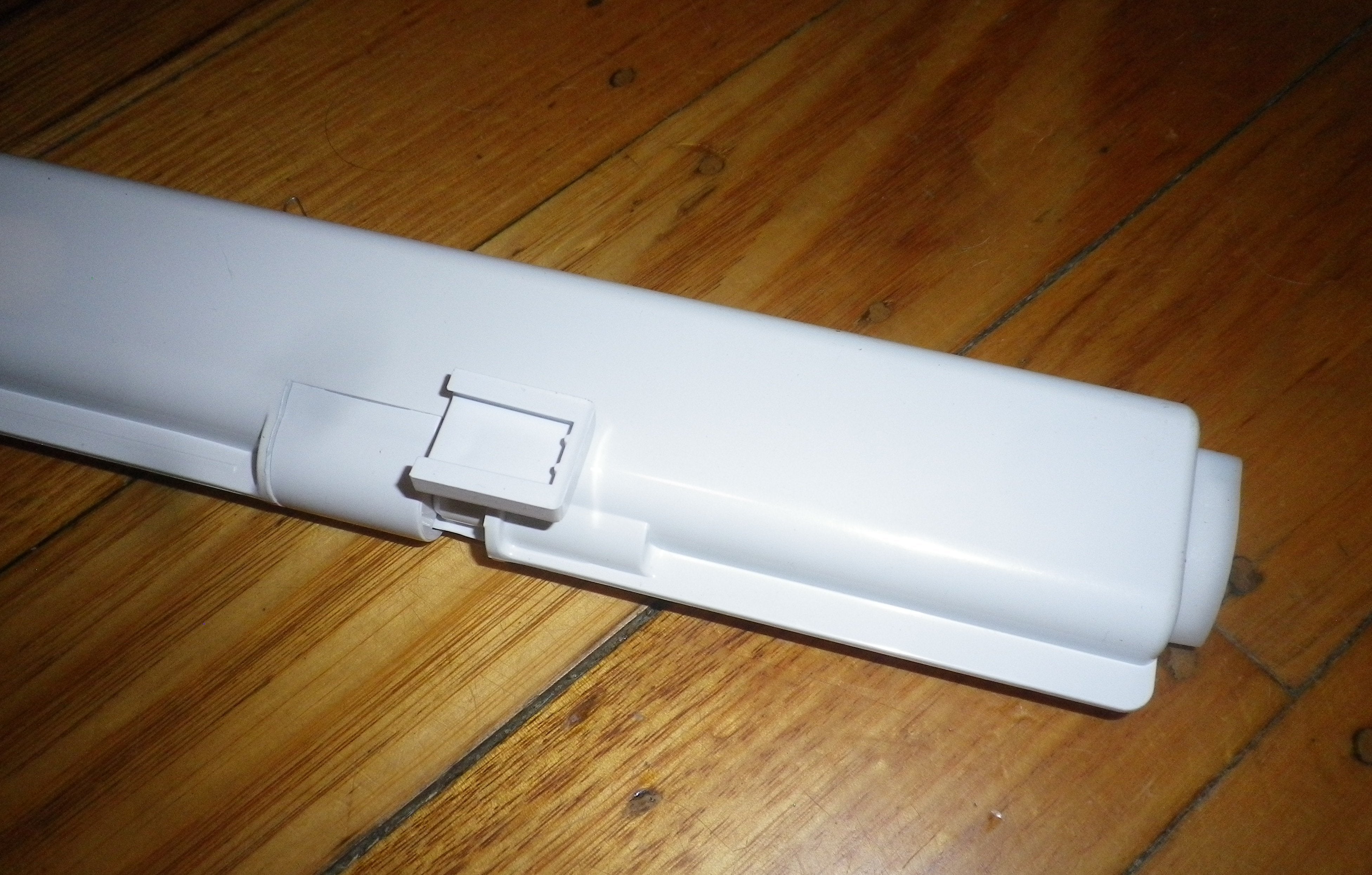 Samsung SRF582DBLS Refrigerator French Door Centre Closing Bar Replacement Part # DA97 - 07661U