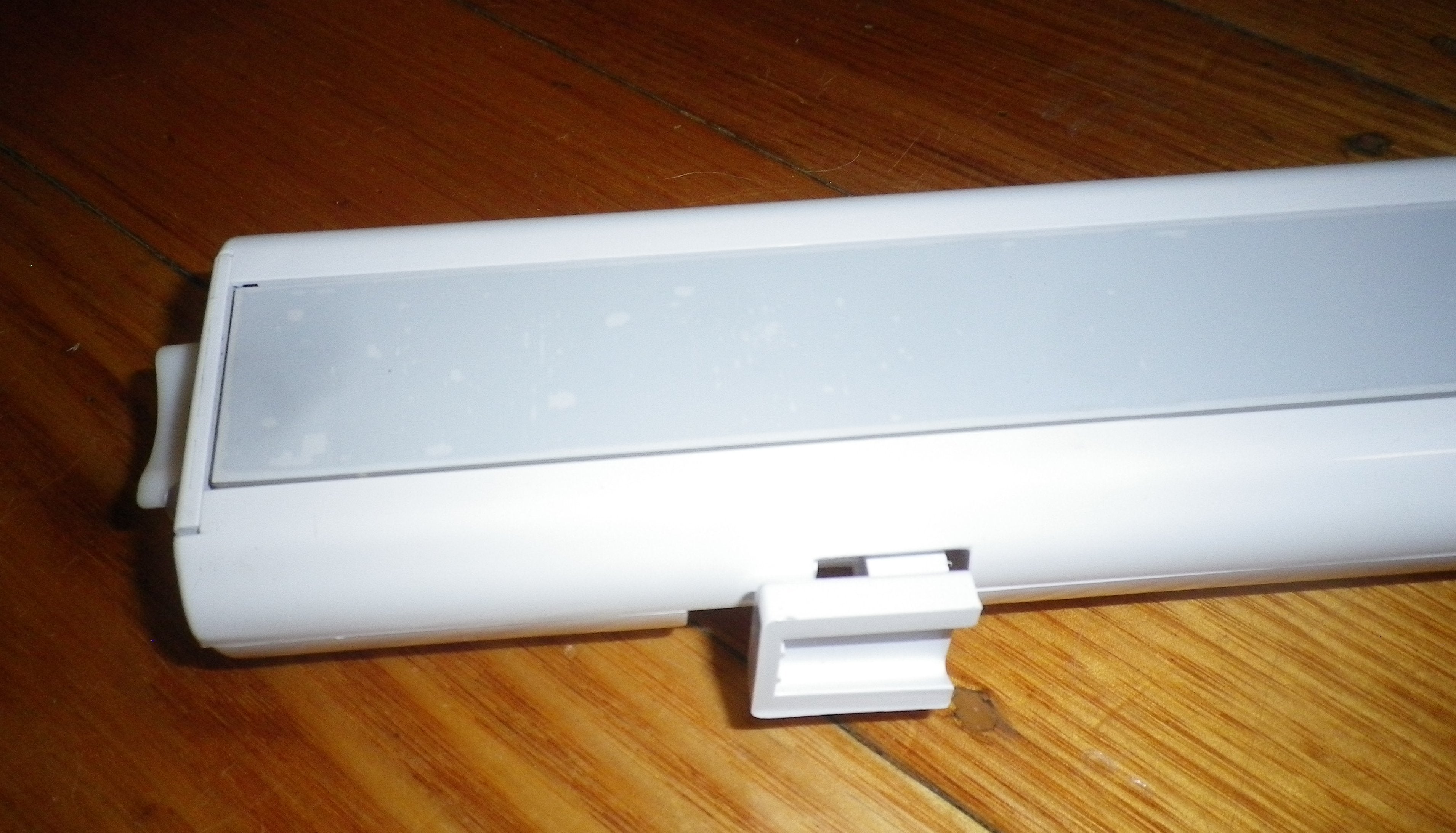 Samsung SRF719DLS French Door Refrigerator Centre Closing Bar Replacement Part # DA97-17722P