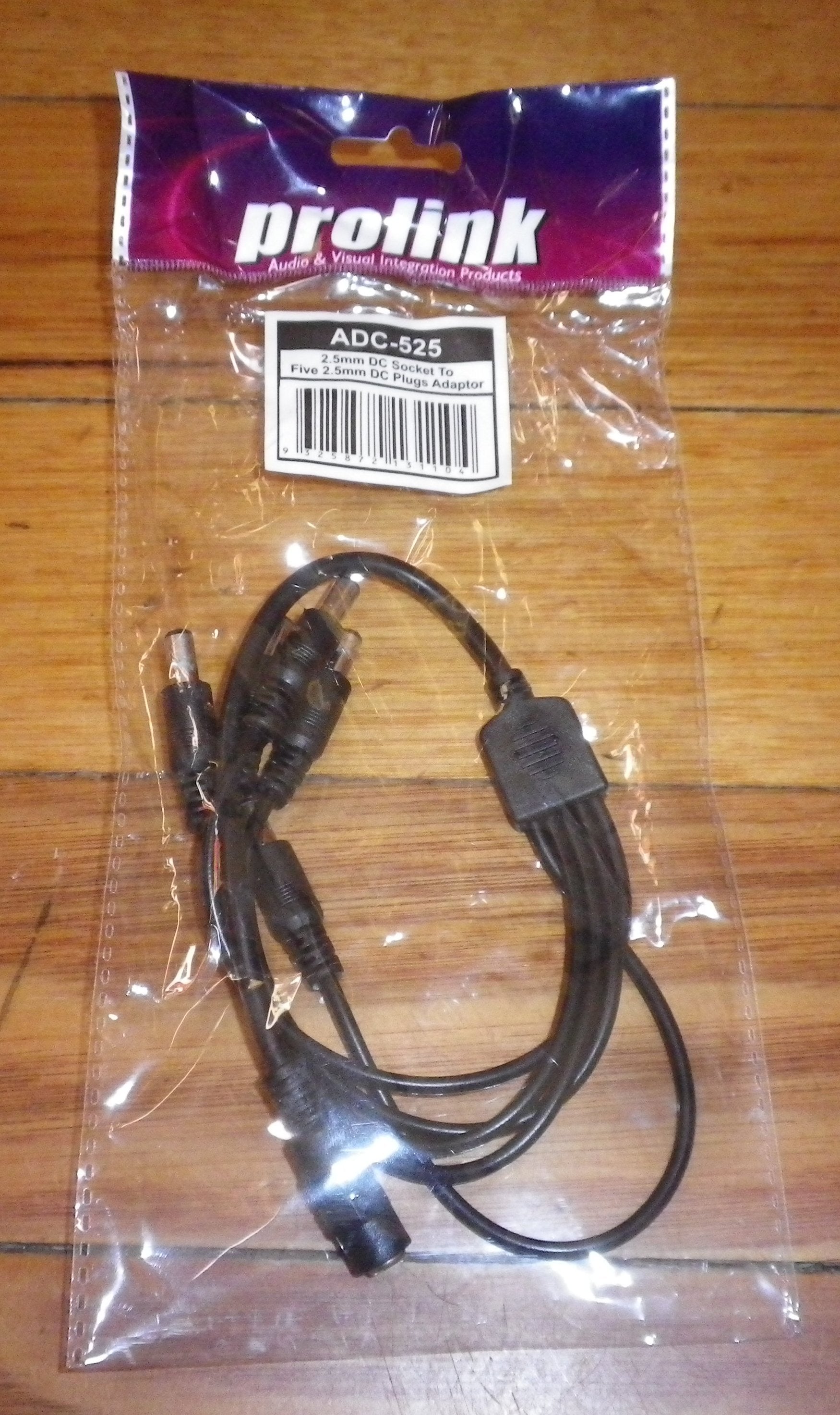 Prolink 40cm DC Plug Splitter - 2.5mm Socket to 5 X 2.5mm Plugs (Part # ADC525)