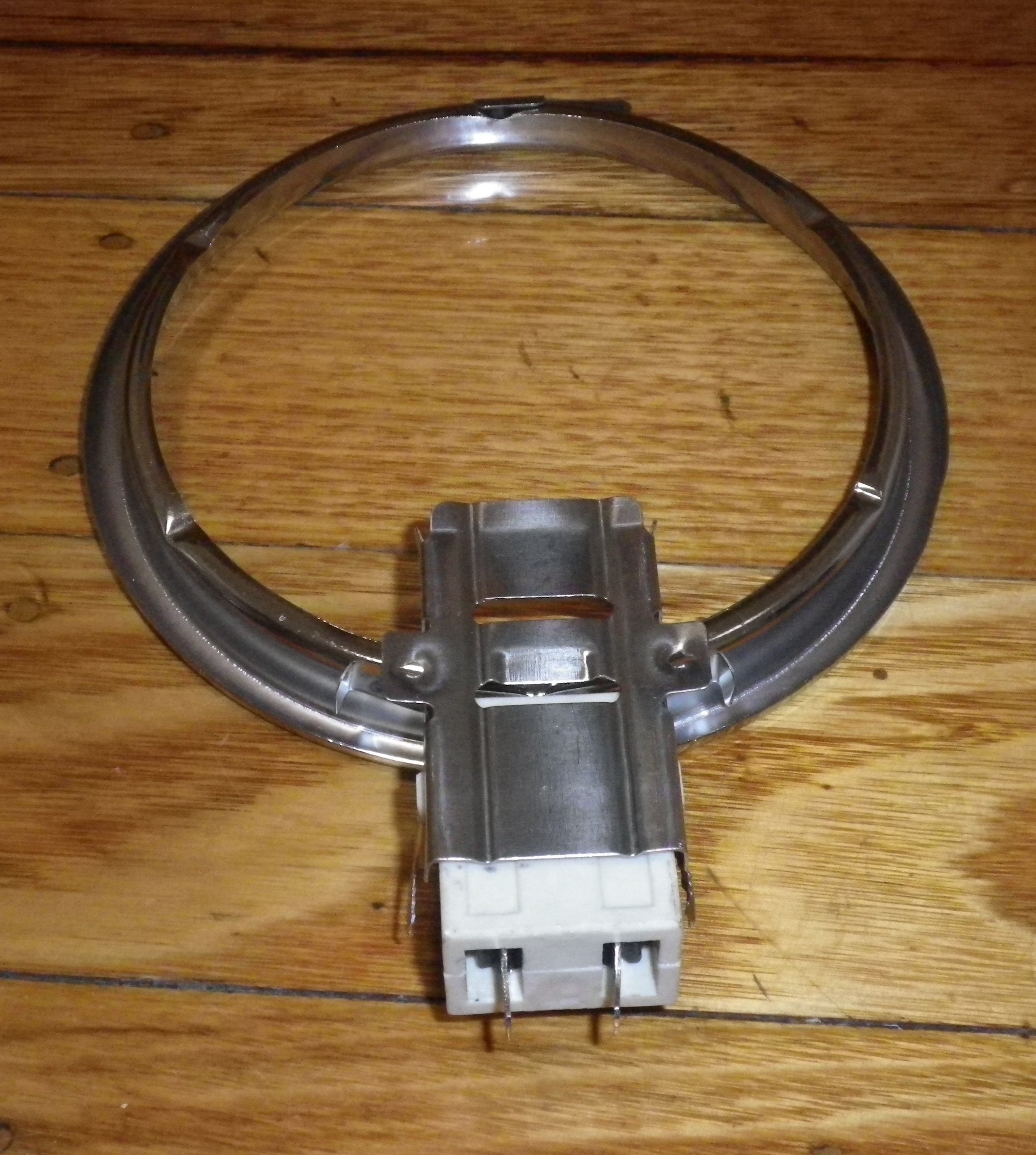 Chef 145mm Stove Trim Ring and Receptacle Socket - Part Number SE38B