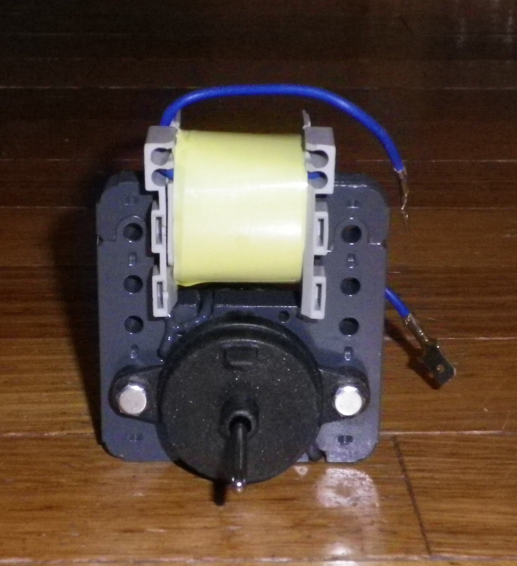 Universal Reversible Evaporator Fan Motor for Frost-Free Refrigerators - Part Number RF039-1
