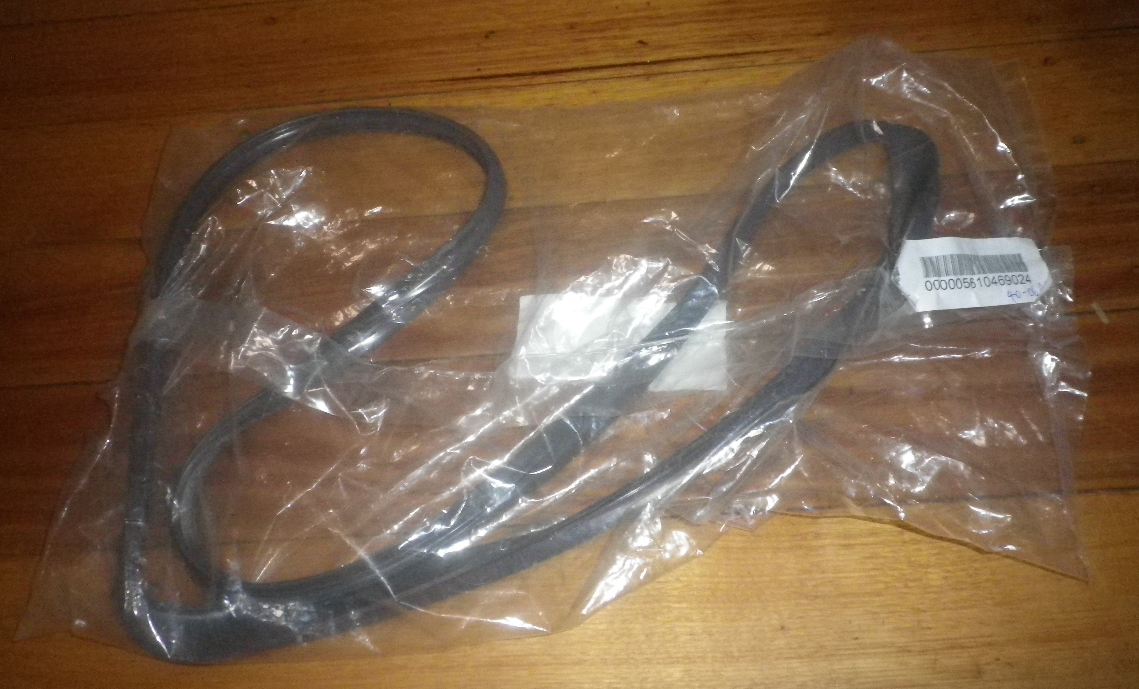 AEG Single-piece Steam Oven Door Seal Replacement Part - Part Number 5610469024