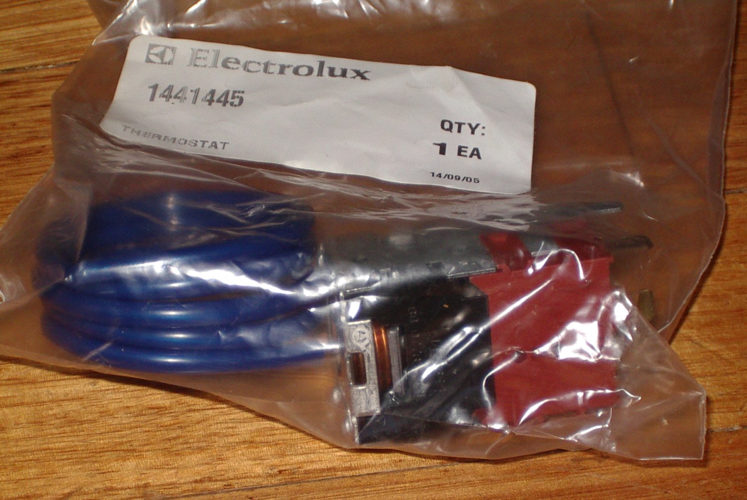 Westinghouse RJ212T No-Frost Refrigerator Thermostat - Part # 1441445, 077B1252L