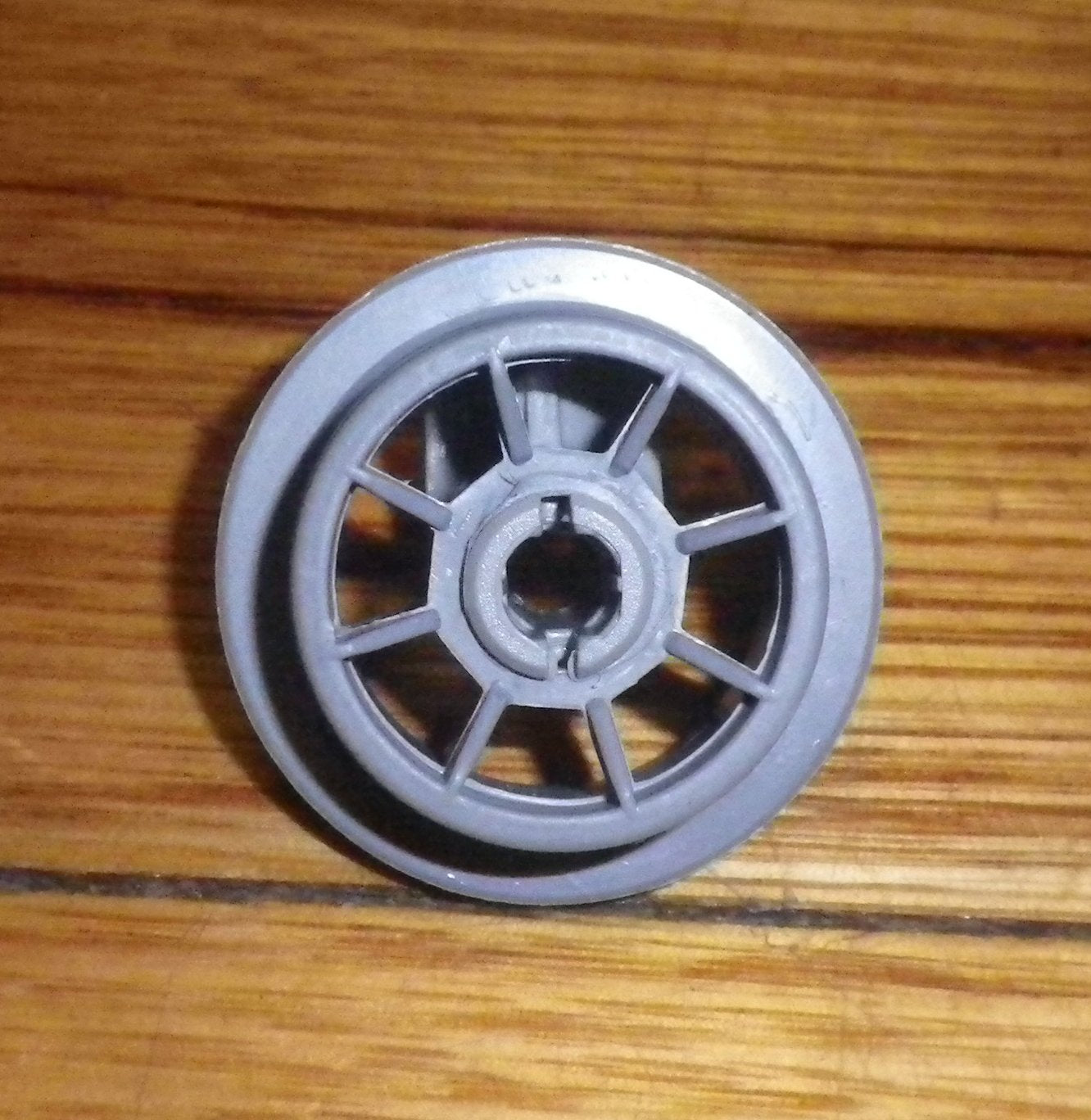 Westinghouse WSF66xx and WSF67xx Dishwasher Lower Basket Replacement Wheel - Part Number 4055761607