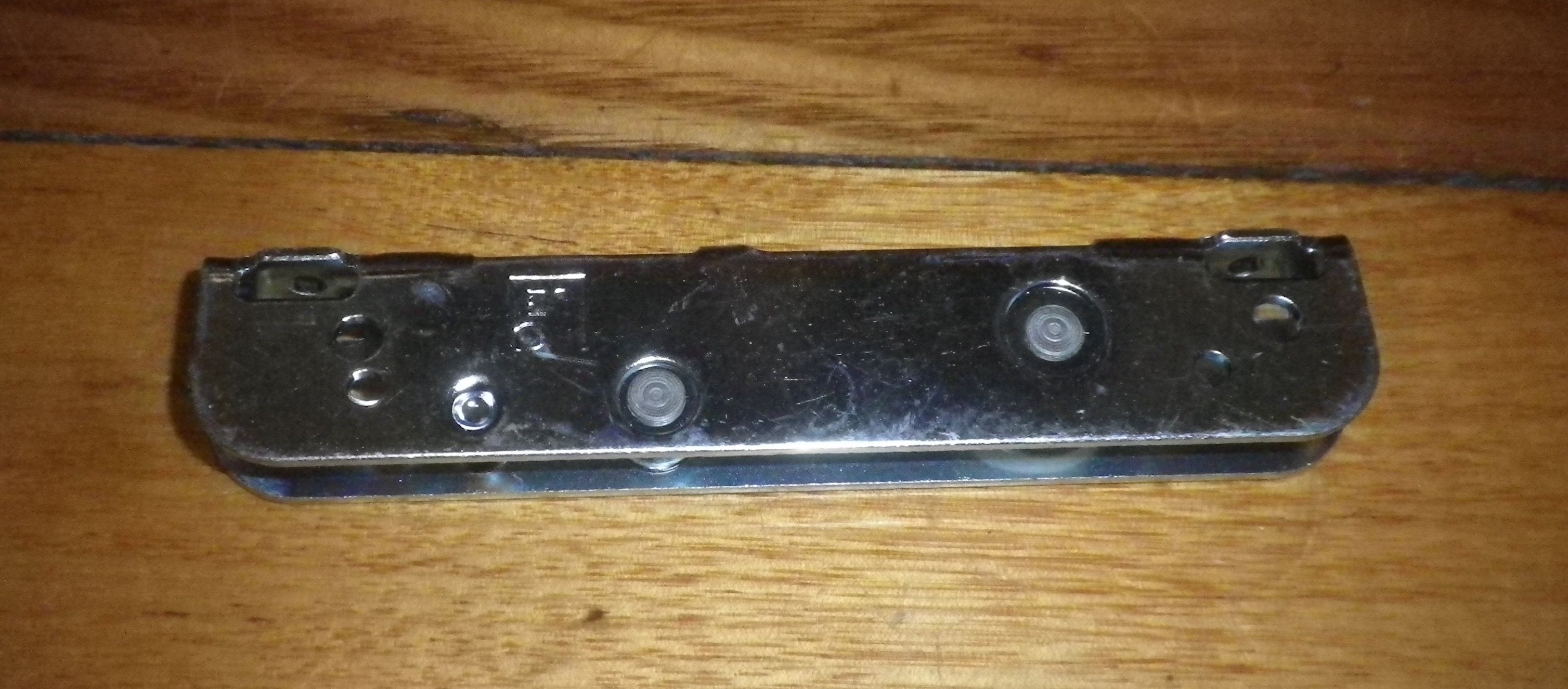 Ariston, Whirlpool Oven Door Hinge Support Bracket - Genuine Parts A033337, 482000026242