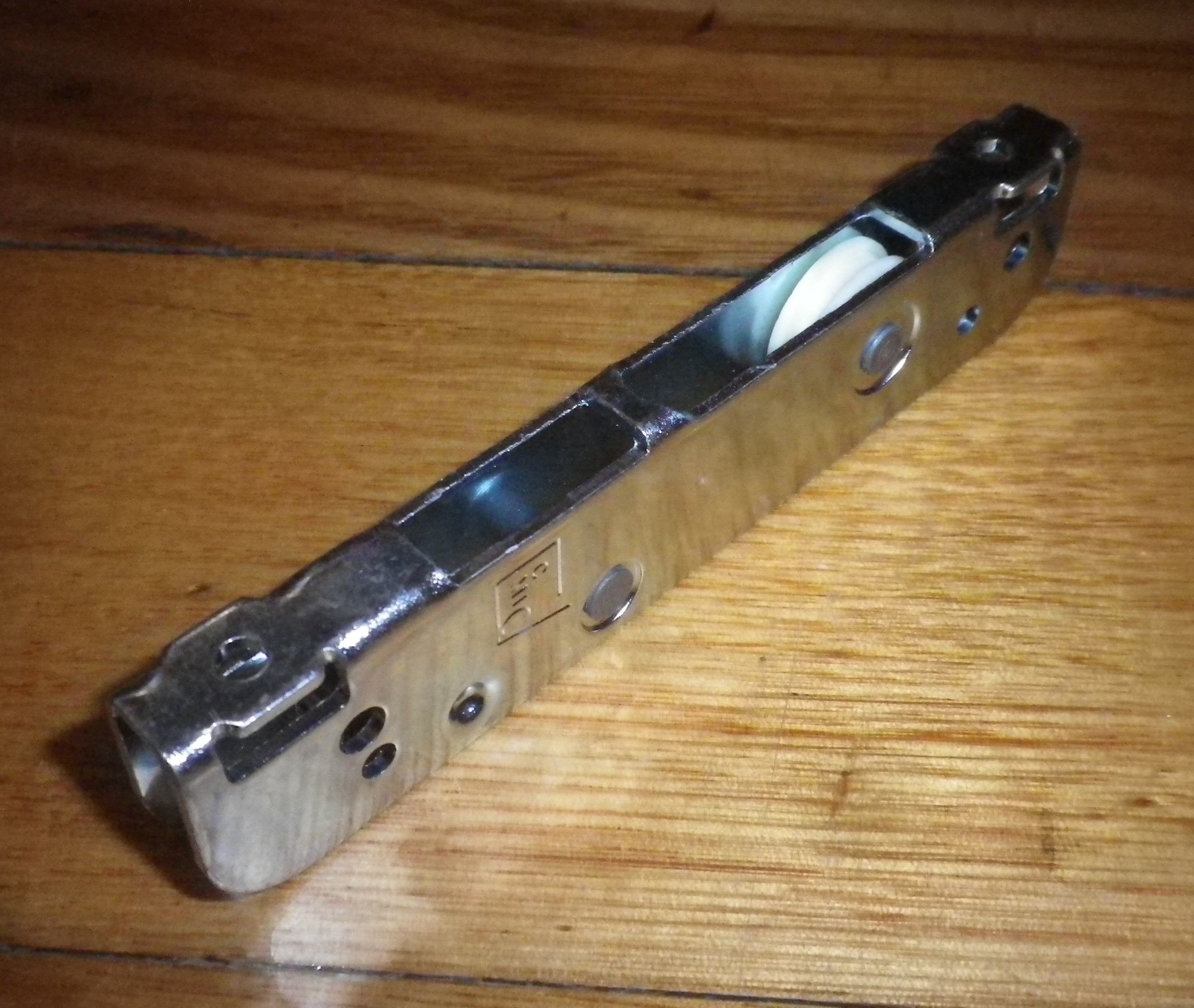 Ariston, Whirlpool Oven Door Hinge Support Bracket - Genuine Parts A033337, 482000026242