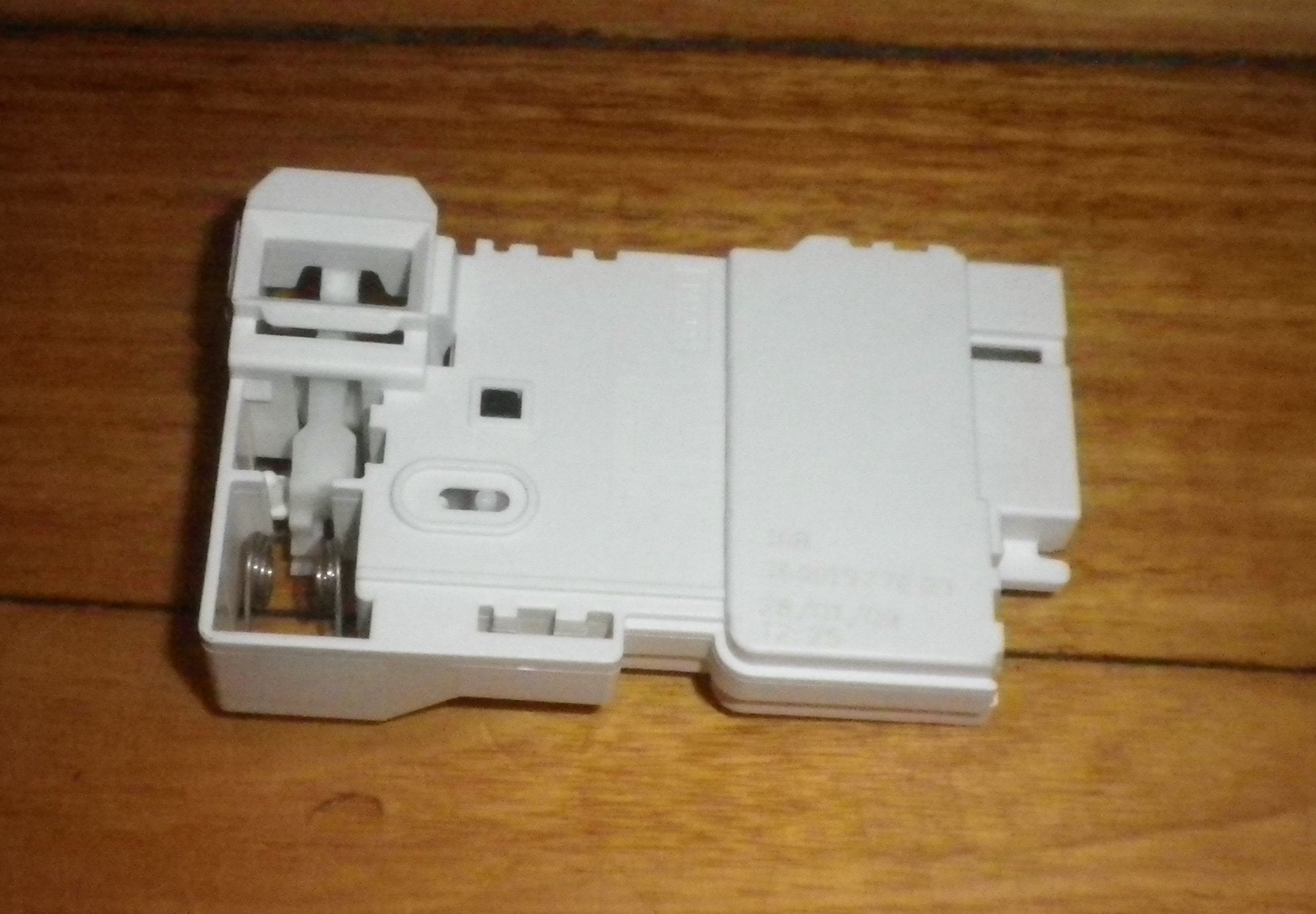 Ariston, Hotpoint, Indesit Condenser Clothes Dryer Door Safety Interlock Switch - Replacement Part # C00141683, A141683