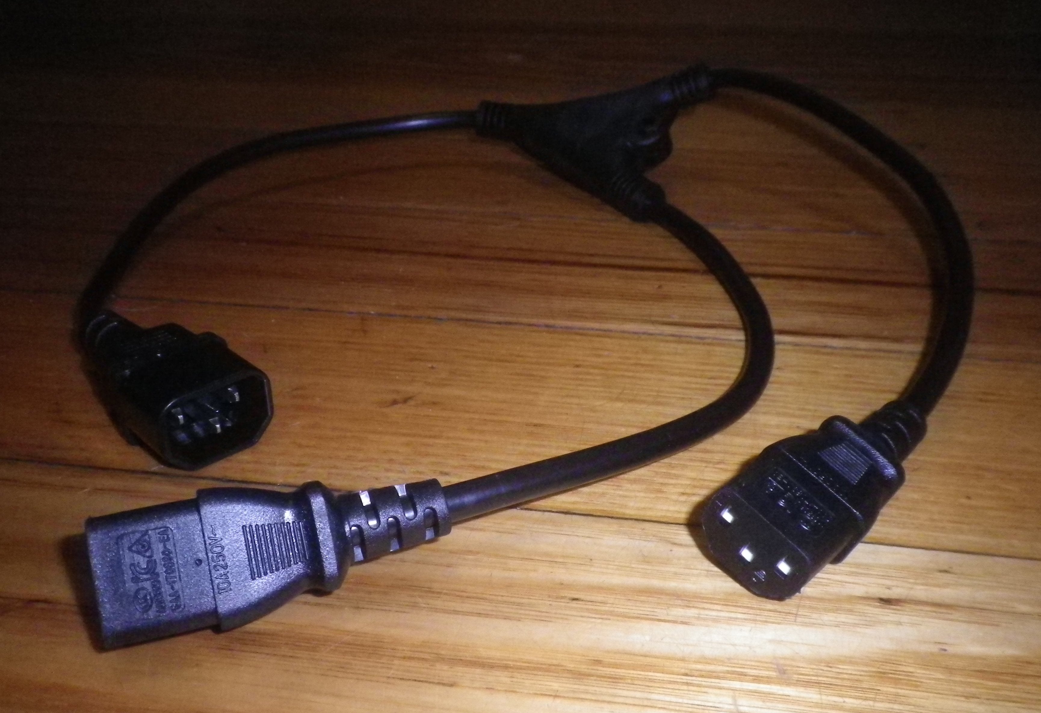 Computer Power Cable - 2 IEC Female Connectors to 1 IEC Male Plug - ACL606-06 Power Splitter for Computers, Monitors, Printers, and Audio Equipment